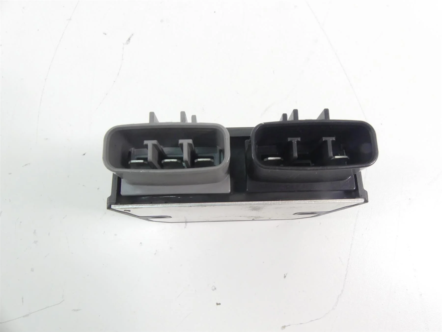 2017 Ducati Hypermotard 939 Rectifier Voltage Regulator 54040321A SH821AA - Image 7