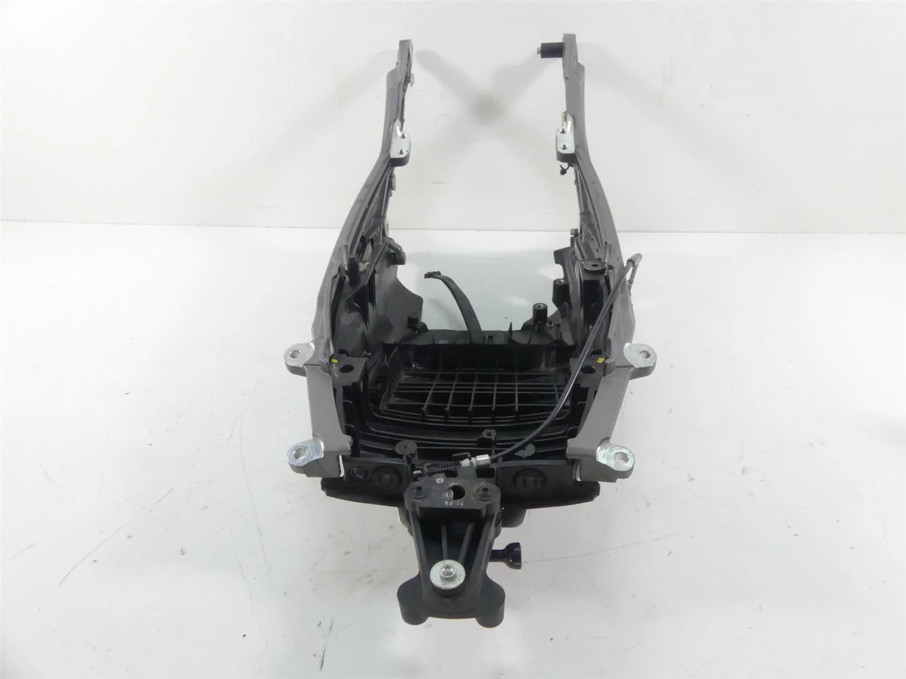 2017 Ducati Hypermotard 939 Subframe Sub Frame Inner Fender Set 47130361B - Image 2