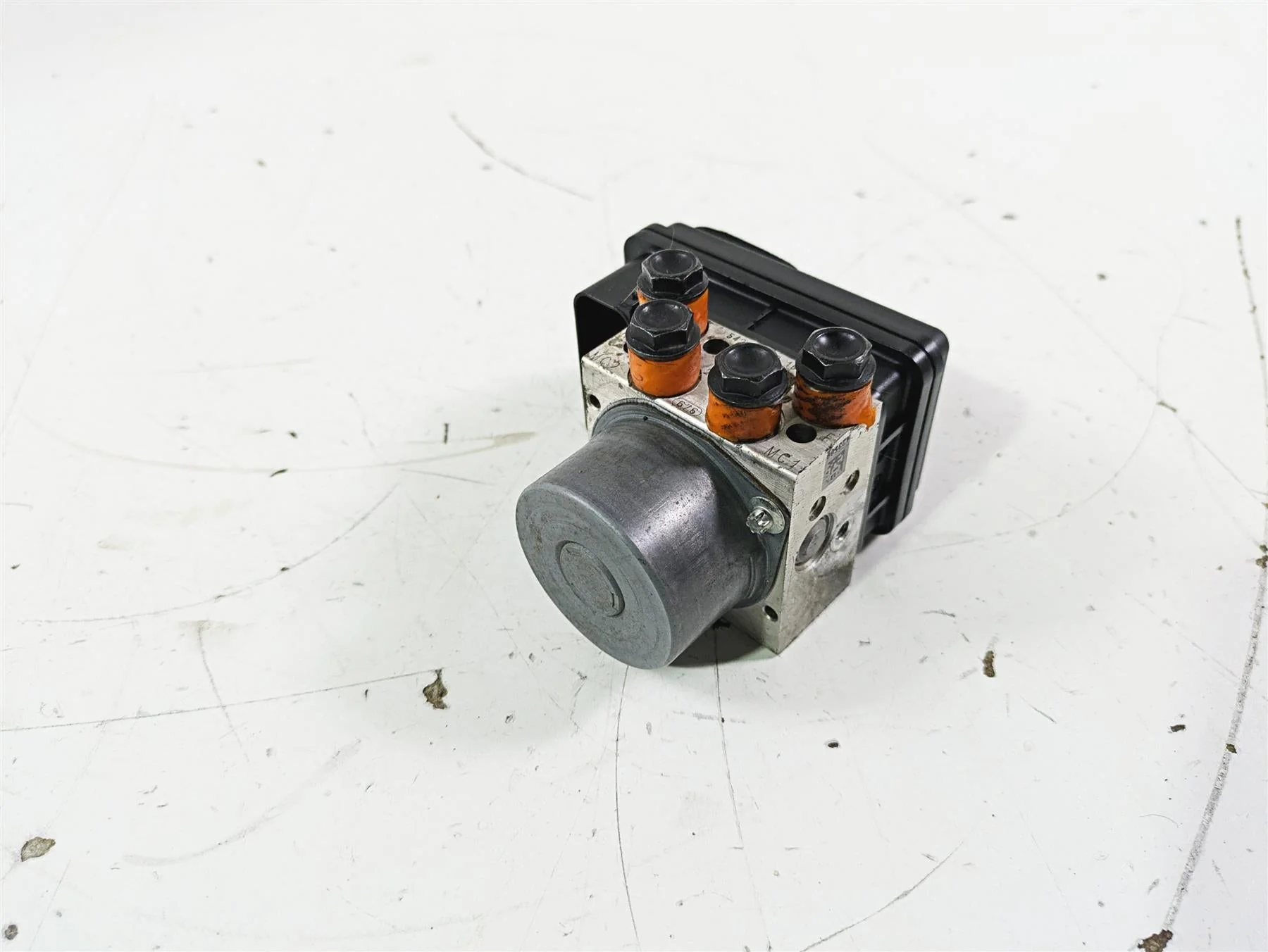 2017 Ducati Monster 1200 S Abs Brake Pump Module Unit 54240631B - Image 2