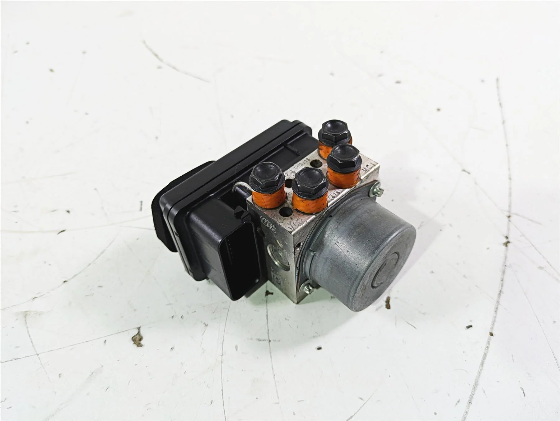 2017 Ducati Monster 1200 S Abs Brake Pump Module Unit 54240631B - Image 5