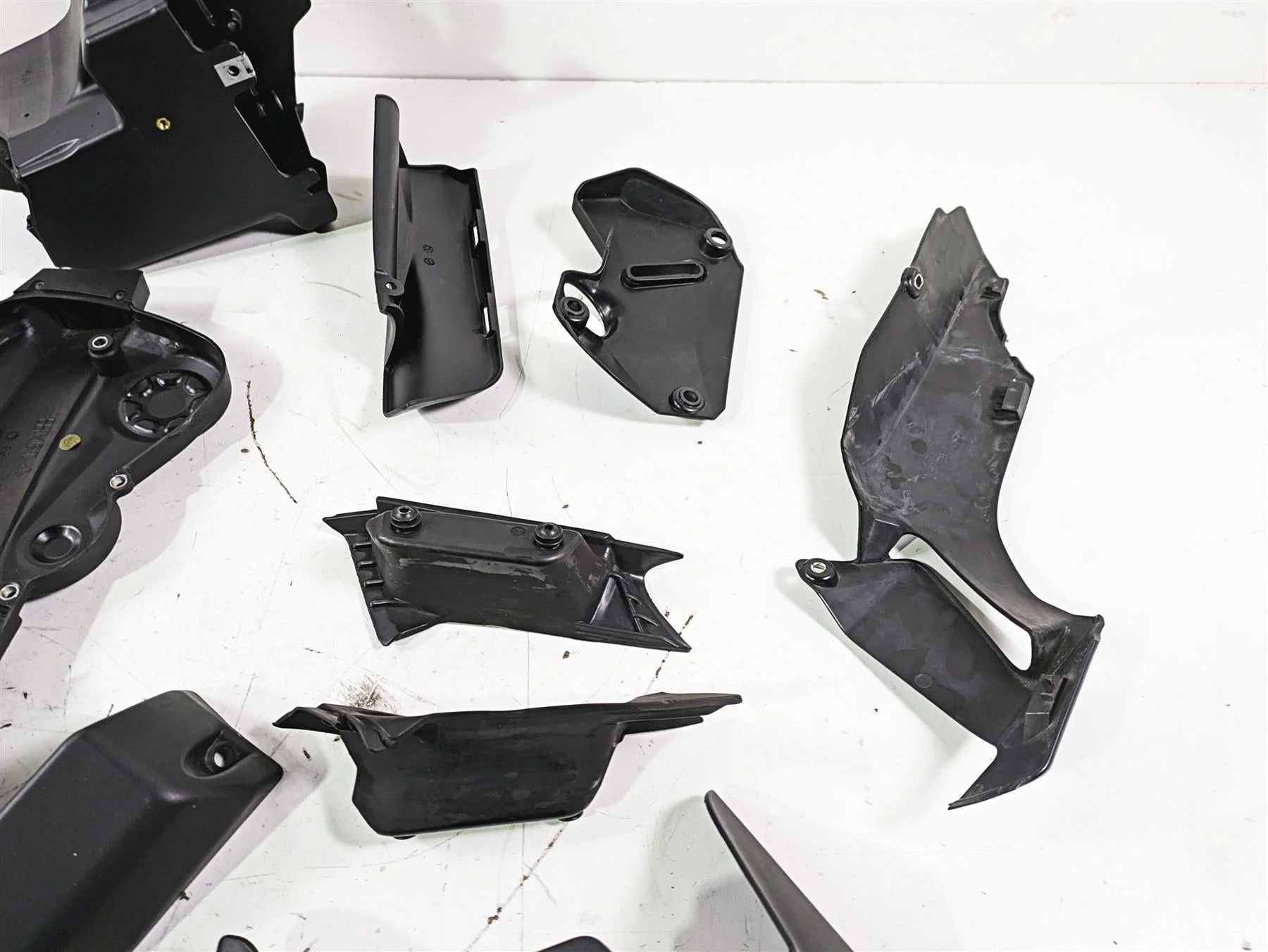 2017 Ducati Monster 1200 S Frame Engine Timing Cover Infill Cover Set 4601E212B - Image 11