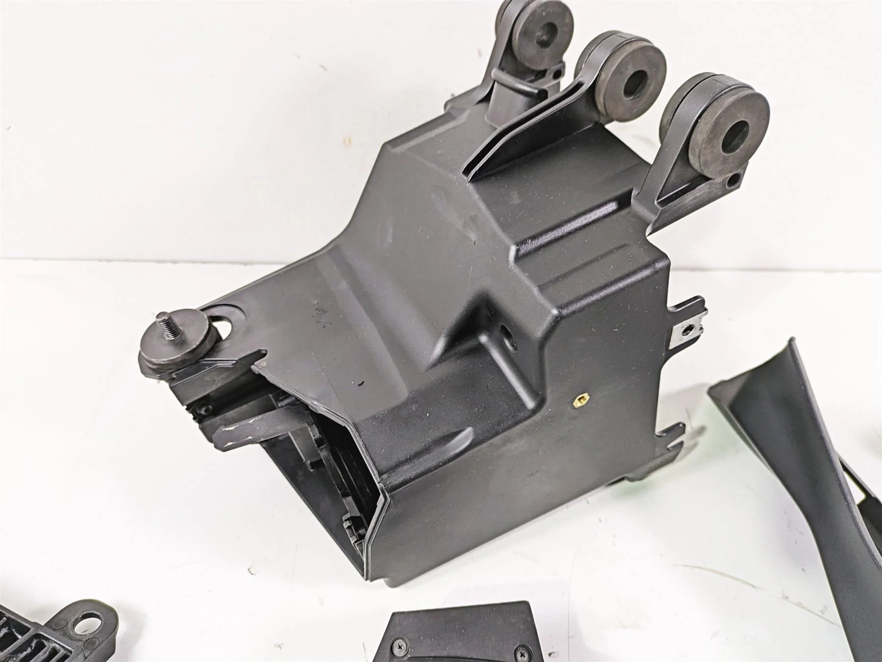 2017 Ducati Monster 1200 S Frame Engine Timing Cover Infill Cover Set 4601E212B - Image 9