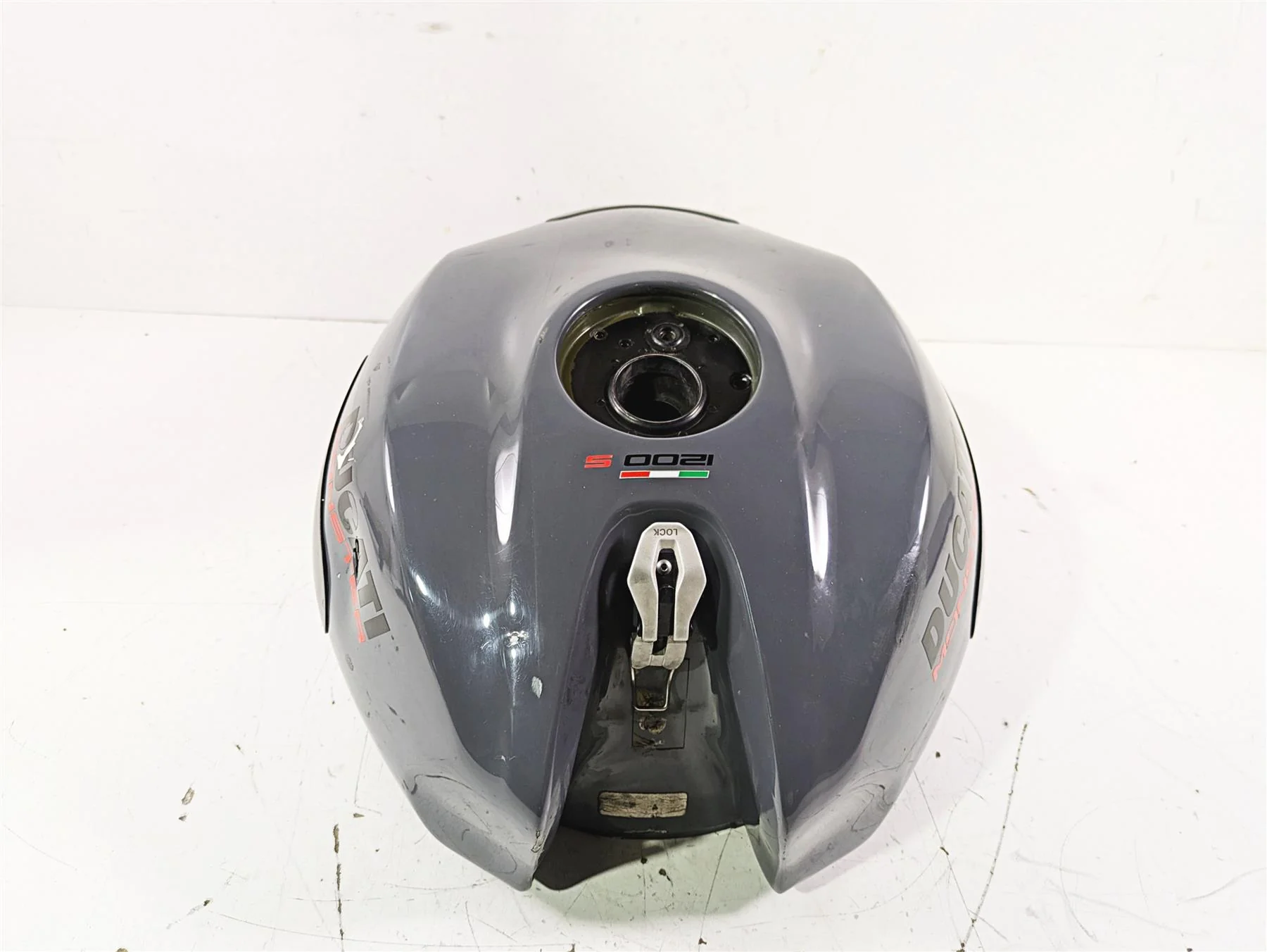 2017 Ducati Monster 1200 S Fuel Gas Petrol Tank Gray DENTED 58612501EJ - Image 4