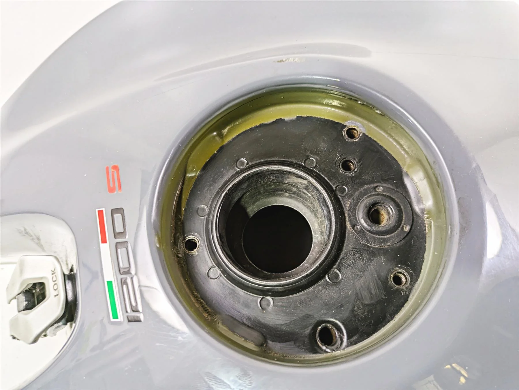 2017 Ducati Monster 1200 S Fuel Gas Petrol Tank Gray DENTED 58612501EJ - Image 9