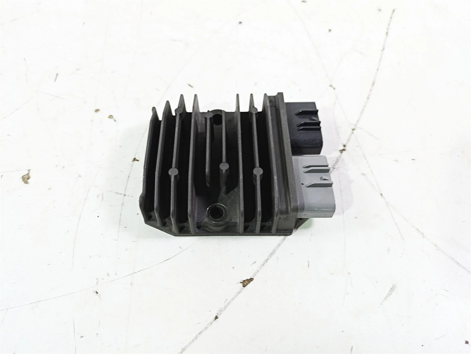2017 Ducati Monster 1200 S Rectifier Voltage Regulator 54040321A SH821AA - Image 4