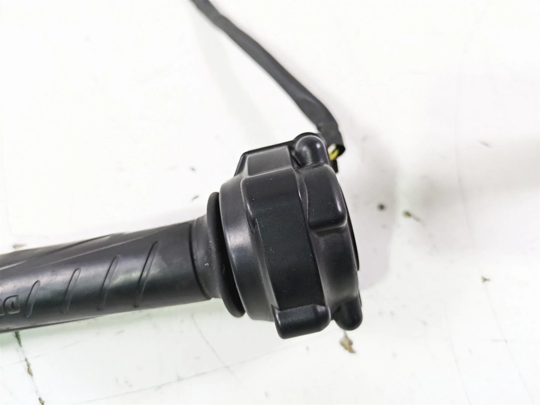 2017 Ducati Monster 1200 S Ride By Wire Throttle Grip 66020093B - Image 10