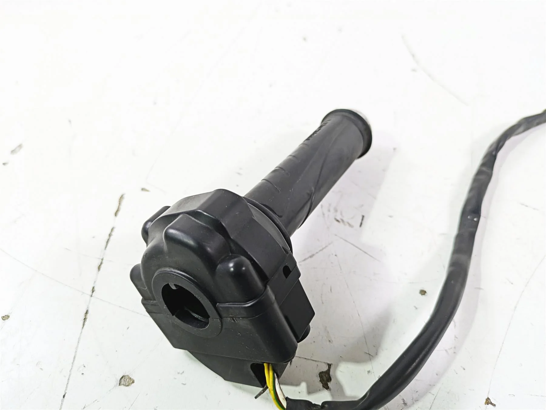 2017 Ducati Monster 1200 S Ride By Wire Throttle Grip 66020093B - Image 12