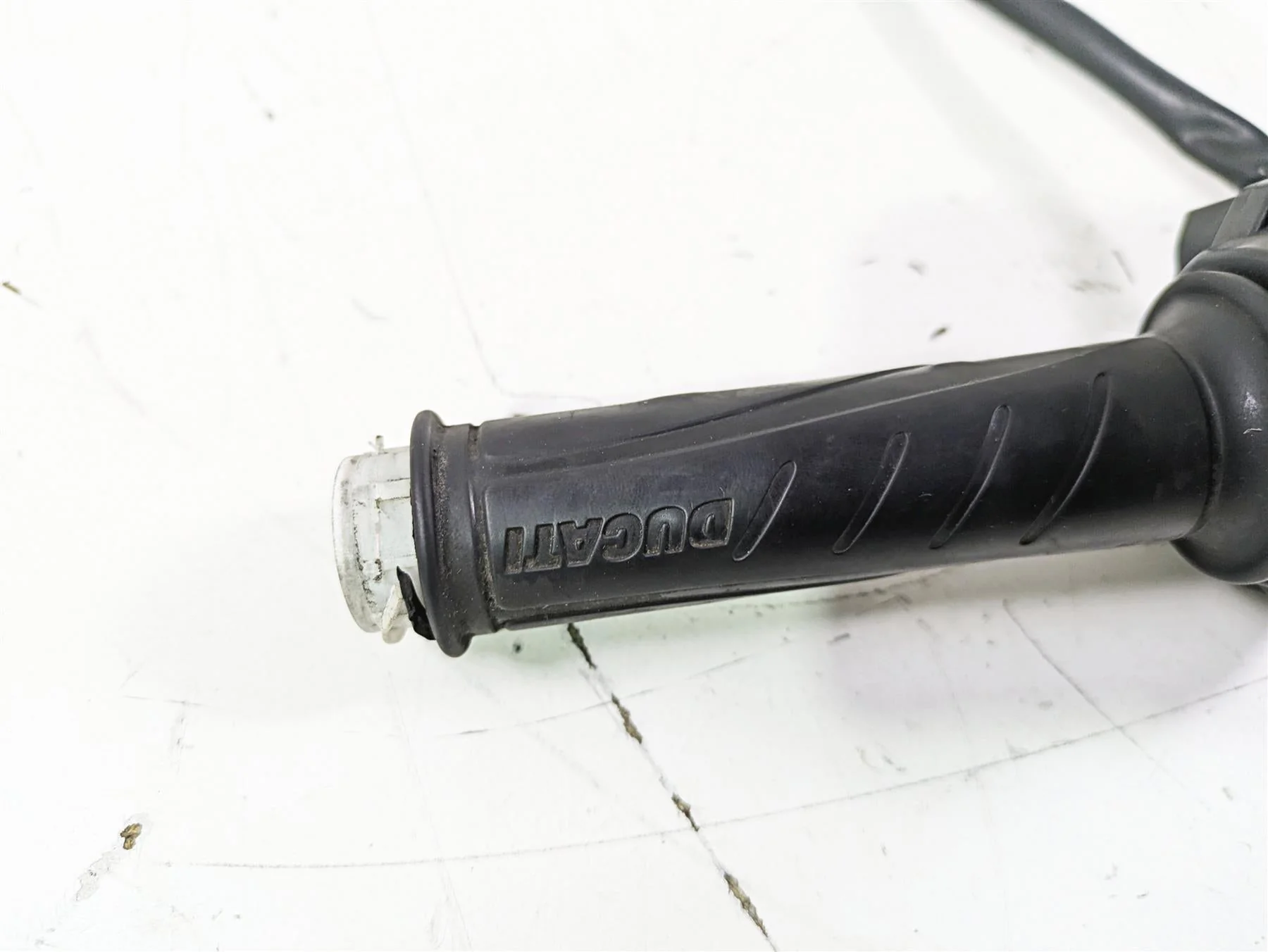 2017 Ducati Monster 1200 S Ride By Wire Throttle Grip 66020093B - Image 9