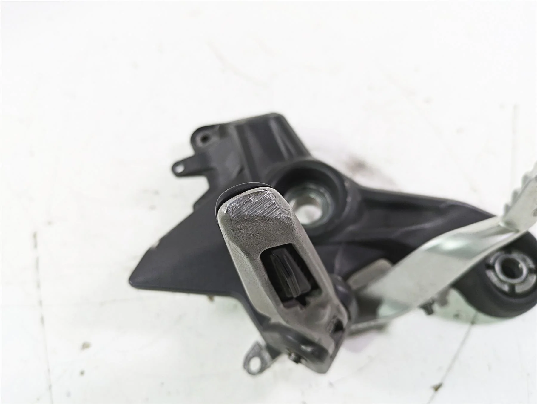 2017 Ducati Monster 1200 S Right Footpeg & Brake Ped Set 82413202BB 45720571AA - Image 4