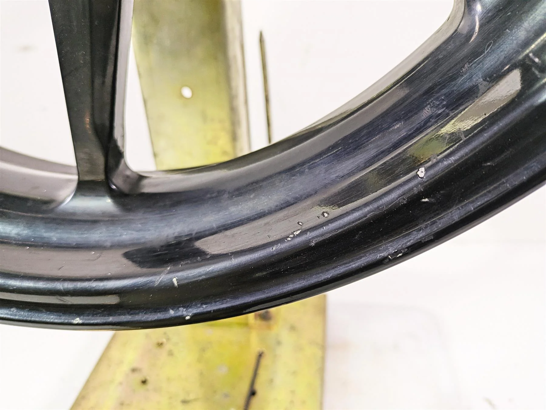 2017 Ducati Monster 1200 S Straight Front Wheel Rim 17x3.5 50121783AA - Image 5