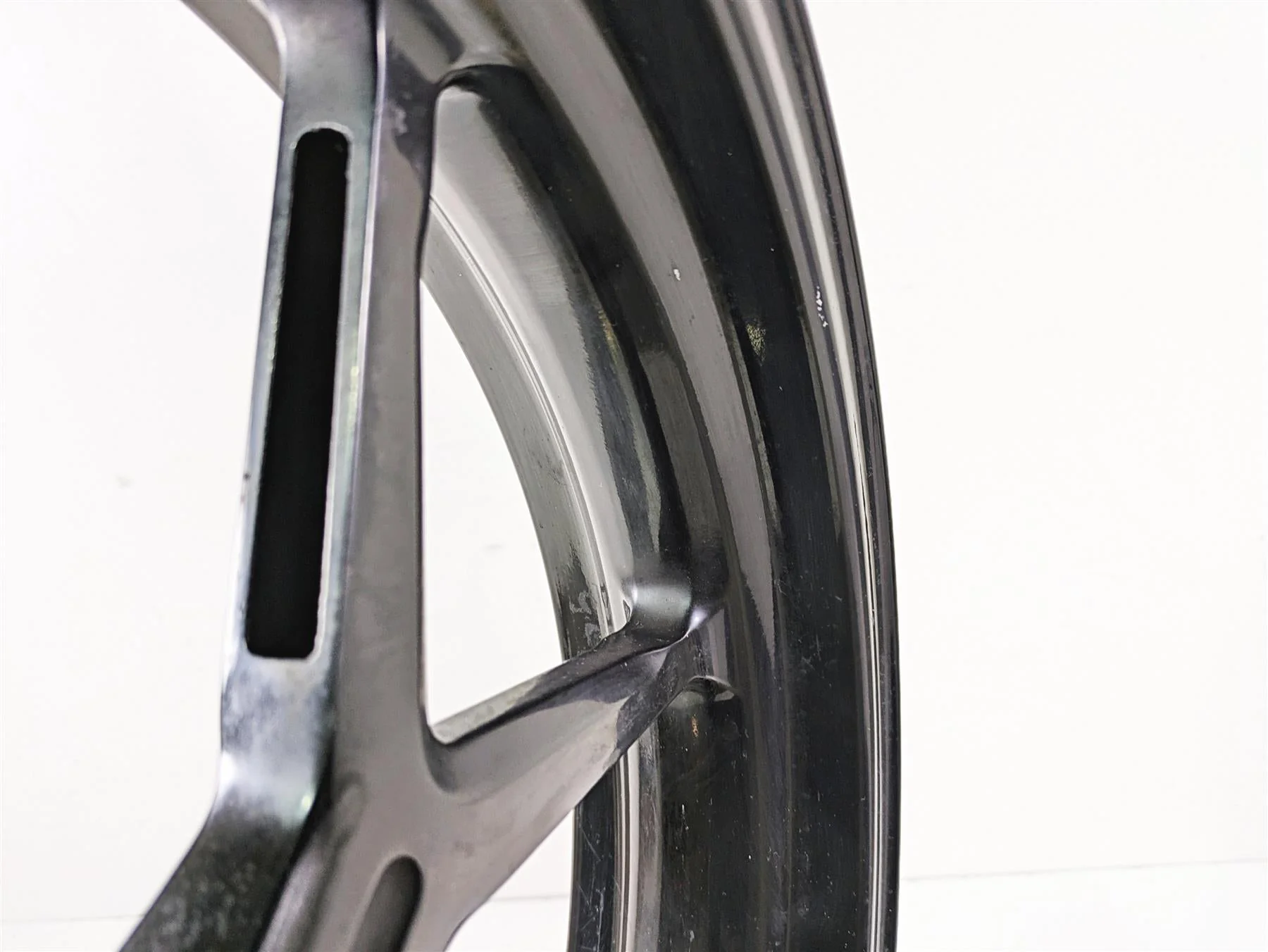 2017 Ducati Monster 1200 S Straight Front Wheel Rim 17x3.5 50121783AA - Image 7