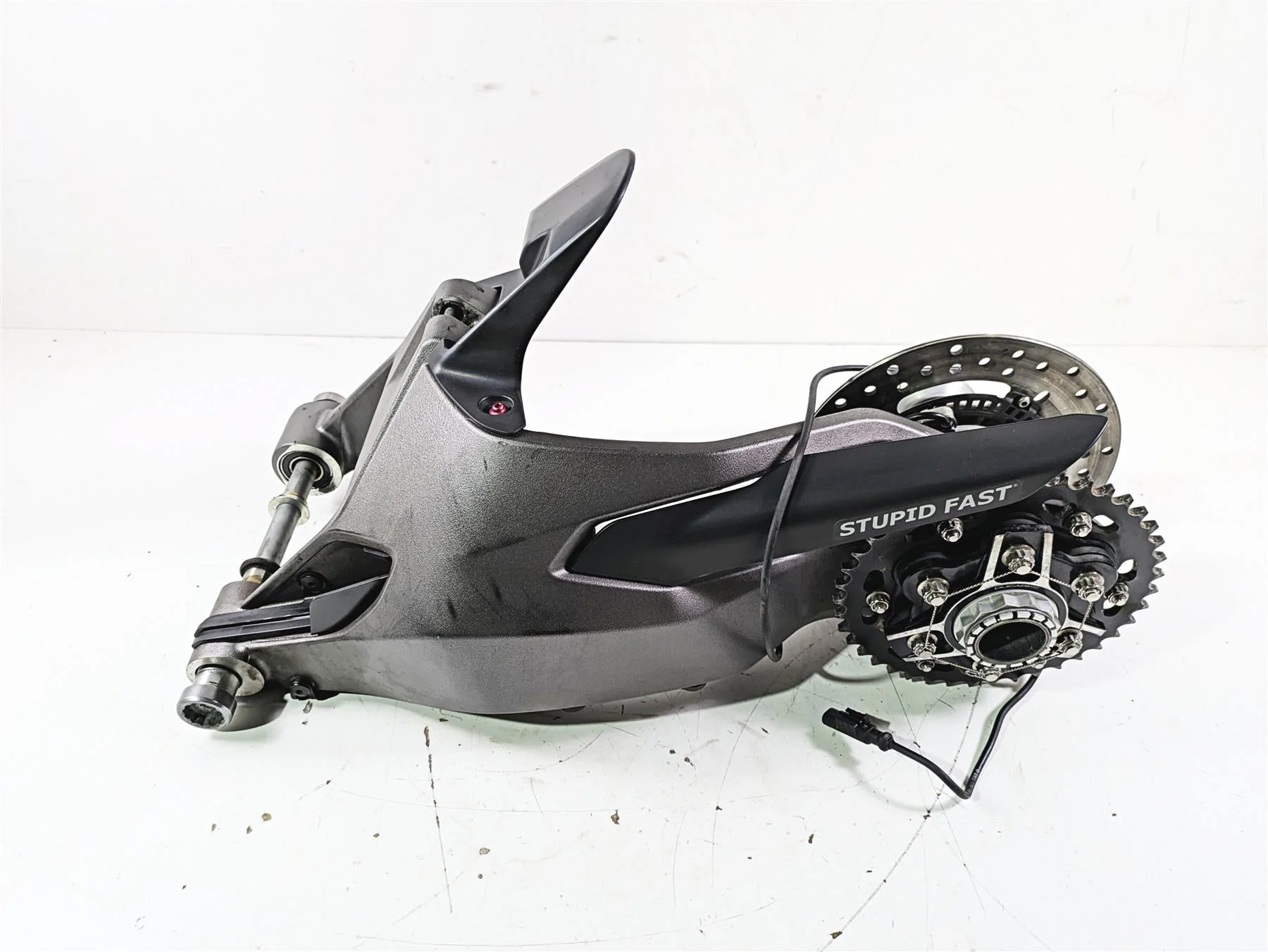 2017 Ducati Monster 1200 S Swingarm Swing Arm Axle Set 37021961CA 819Z0021A