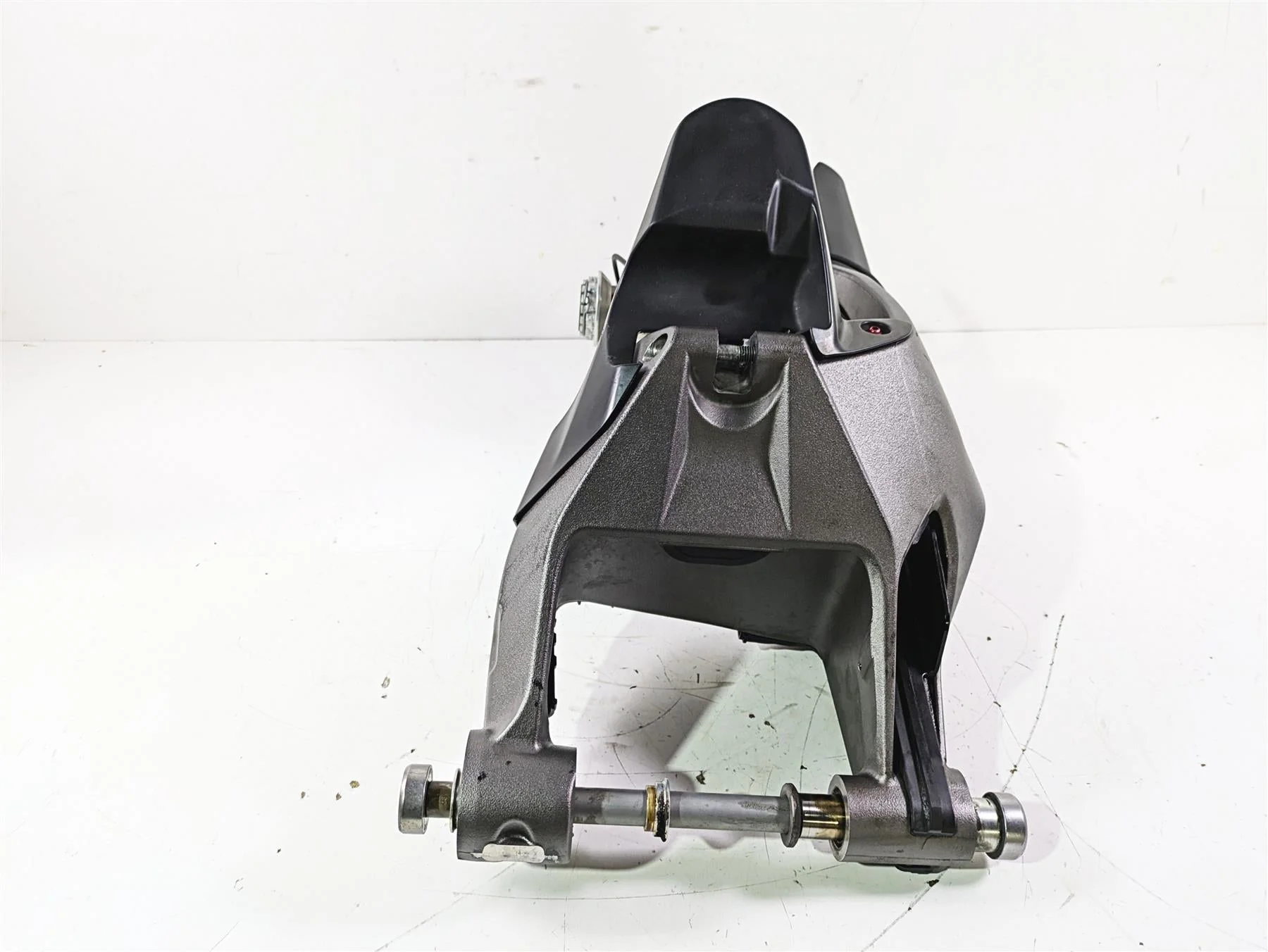 2017 Ducati Monster 1200 S Swingarm Swing Arm Axle Set 37021961CA 819Z0021A - Image 3
