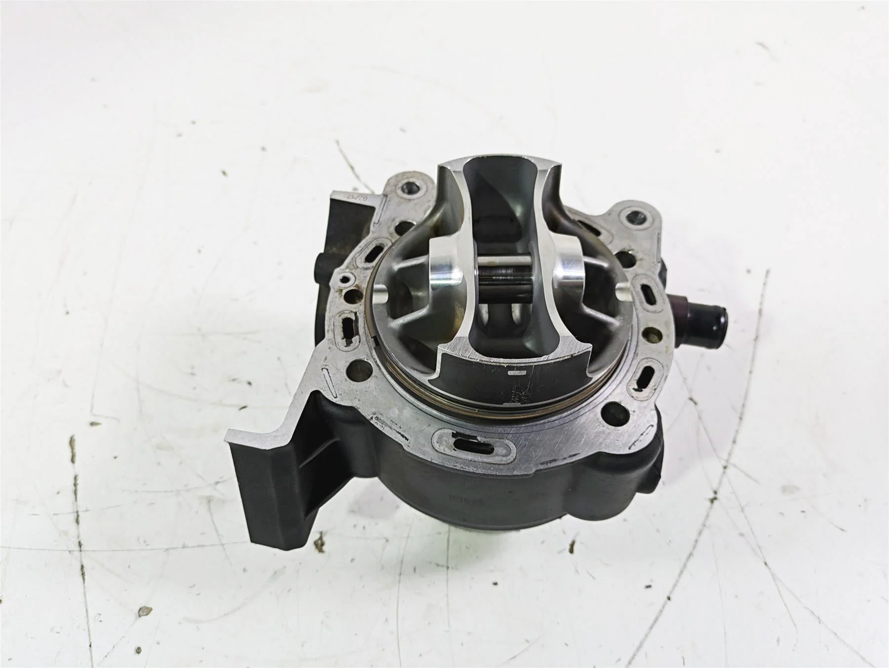 2017 Ducati Monster 1200 S Vertical Cylinder Piston Jug Set 120Z0143AC - Image 12