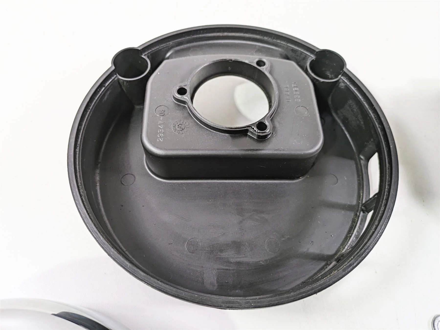 2017 Harley Dyna FXDB Street Bob Air Cleaner Breather Filter Set 29347-08 - Image 4