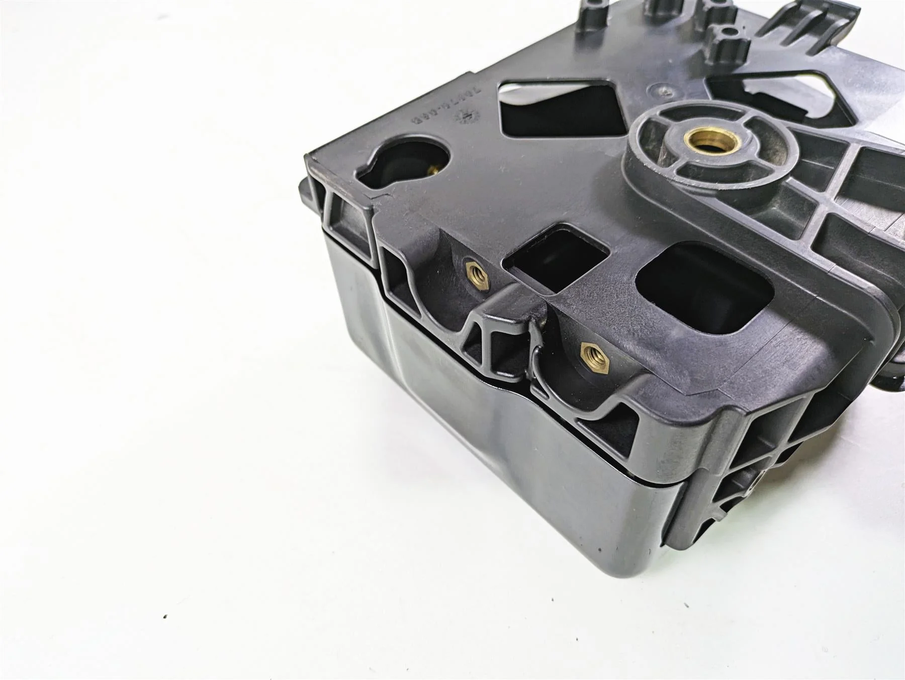 2017 Harley Dyna FXDB Street Bob Battery Carrier Tray Stay & Cover 70379-06B - Image 10