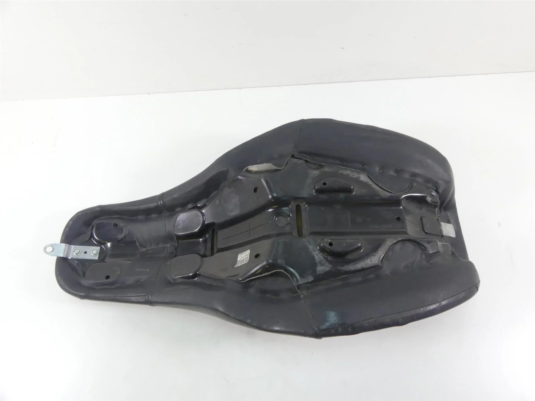 2017 Harley Dyna FXDB Street Bob Duo Seat Saddle - No Tears 52000071 - Image 3