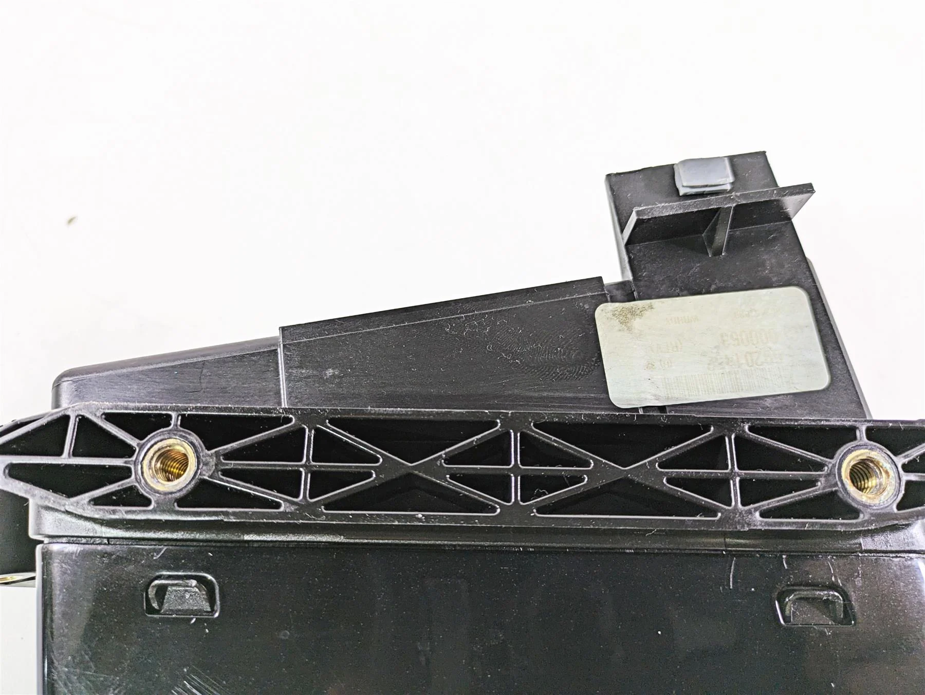 2017 Harley Dyna FXDB Street Bob Electrical Carrier Tray Stay & Cover 70367-12 - Image 9