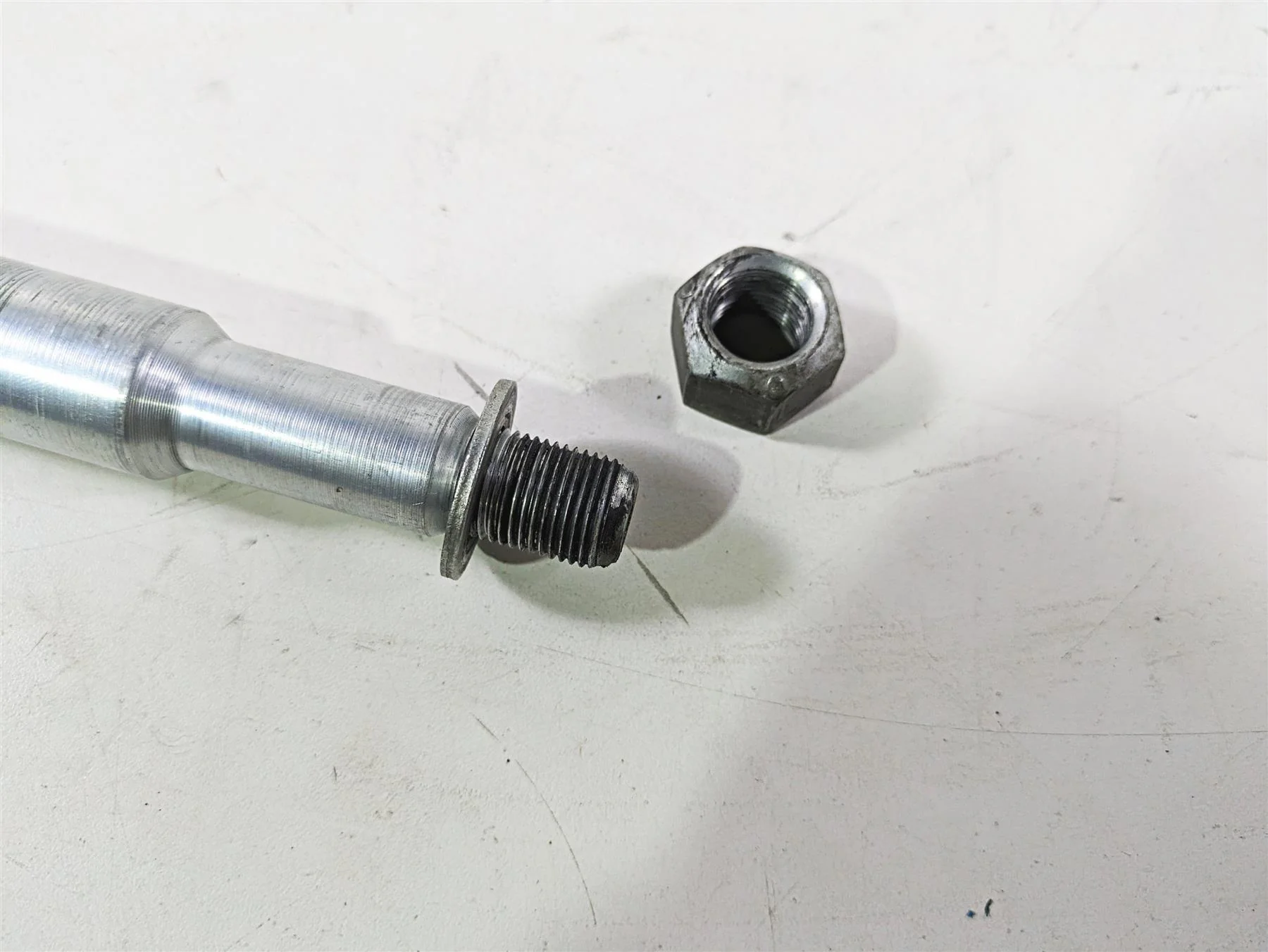 2017 Harley Dyna FXDB Street Bob Front Axle Wheel Spindle 25mm 41628-08 - Image 9