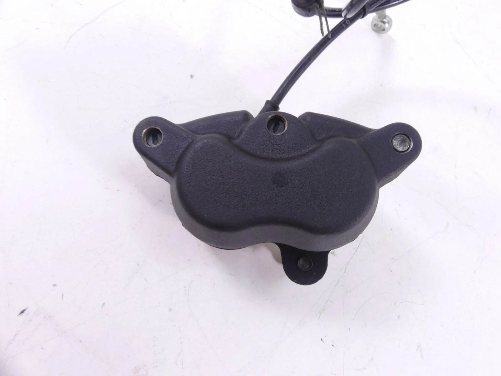 2017 Harley Dyna FXDB Street Bob Front Brake Caliper & Line 41300001 - Image 3