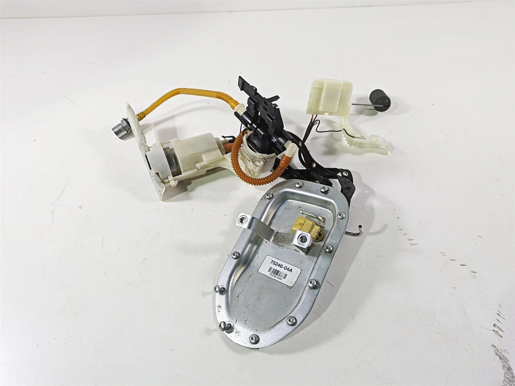2017 Harley Dyna FXDB Street Bob Fuel Gas Petrol Pump -Tested 75218-04D
