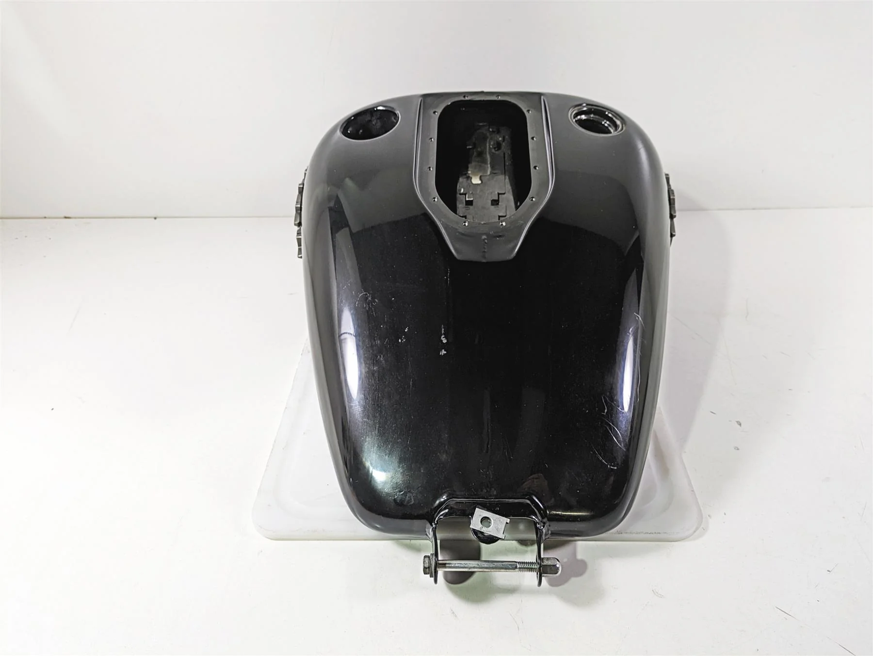 2017 Harley Dyna FXDB Street Bob Fuel Gas Tank Vivid Black - NO DENTS 61000707 - Image 4