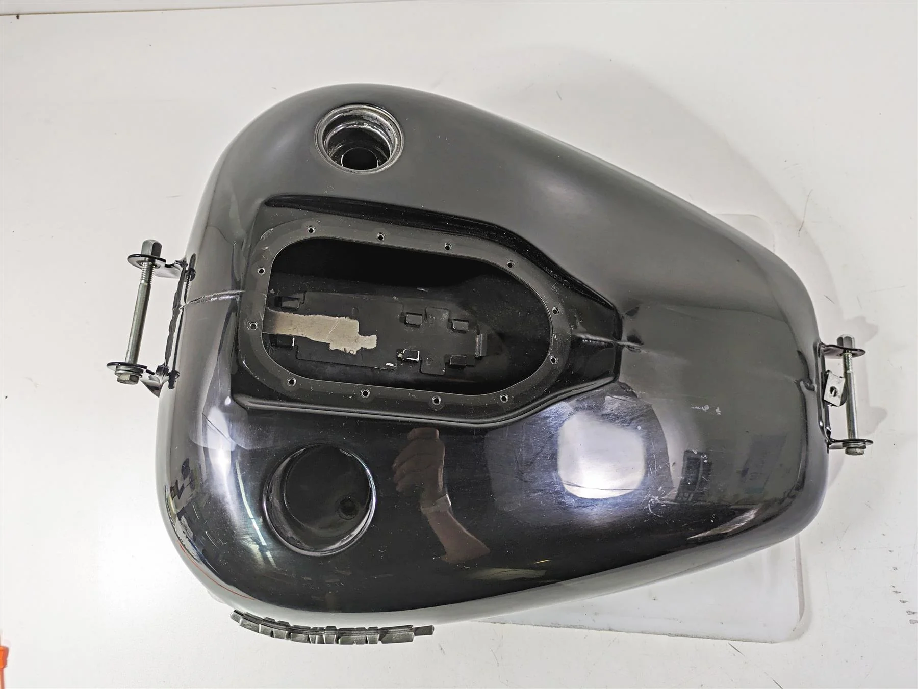 2017 Harley Dyna FXDB Street Bob Fuel Gas Tank Vivid Black - NO DENTS 61000707 - Image 5