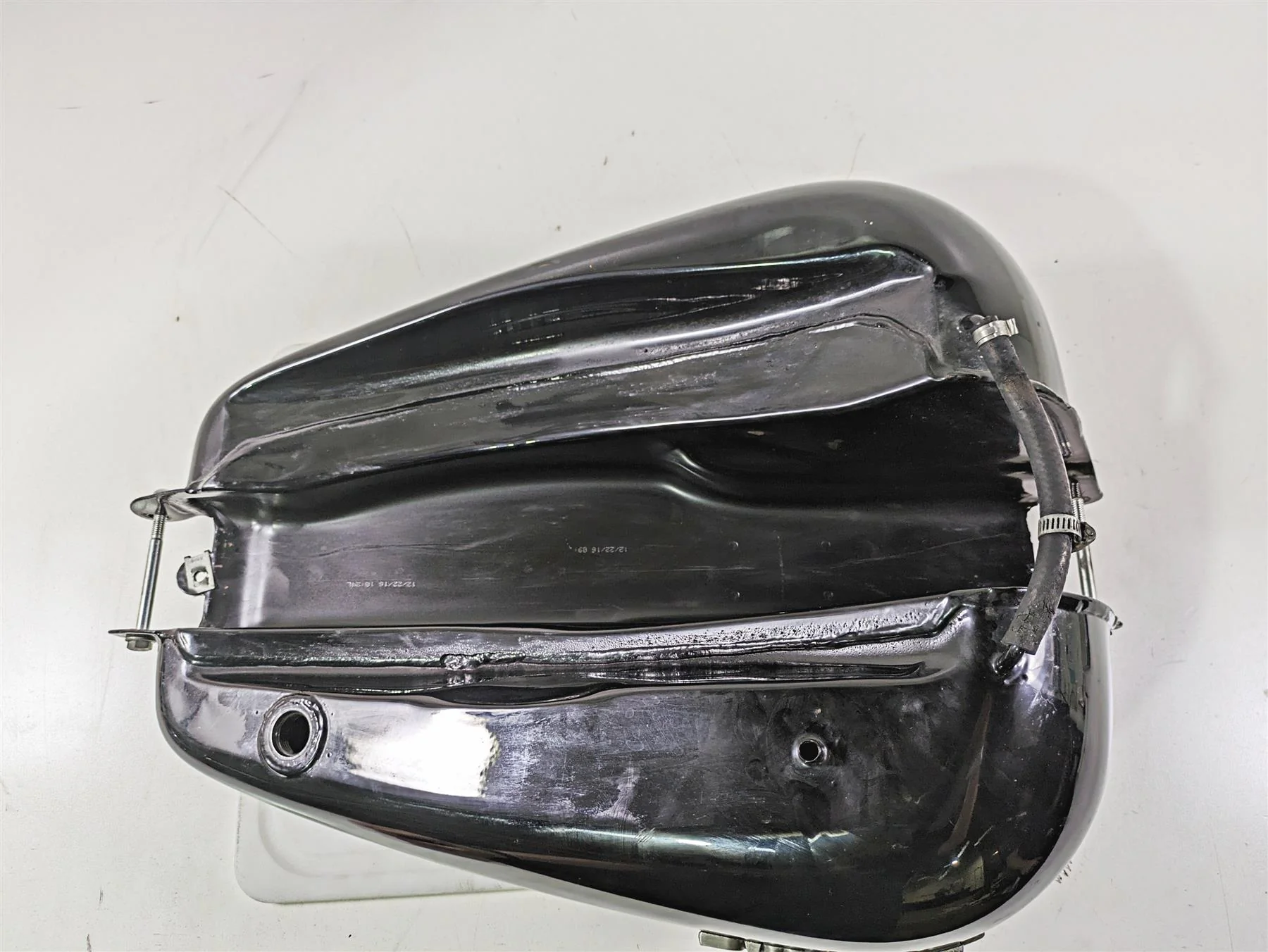 2017 Harley Dyna FXDB Street Bob Fuel Gas Tank Vivid Black - NO DENTS 61000707 - Image 9