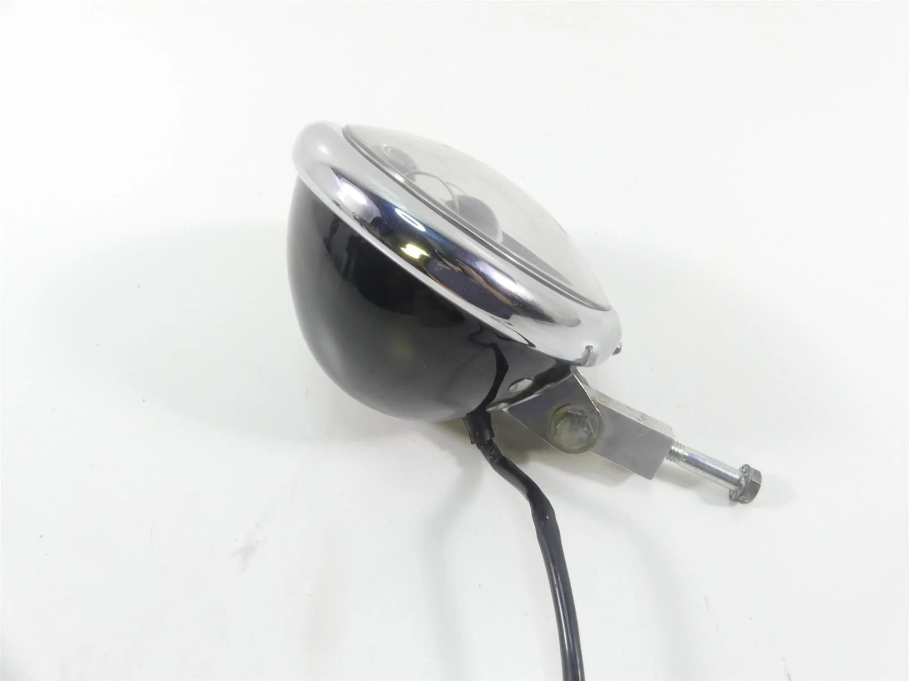 2017 Harley Dyna FXDB Street Bob Headlight & Led Bulb -Dented 68297-05A - Image 2