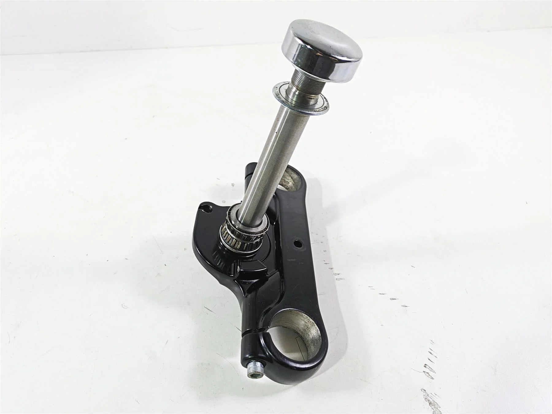 2017 Harley Dyna FXDB Street Bob Lower Triple Tree Steering Clamp -READ 45900041 - Image 2