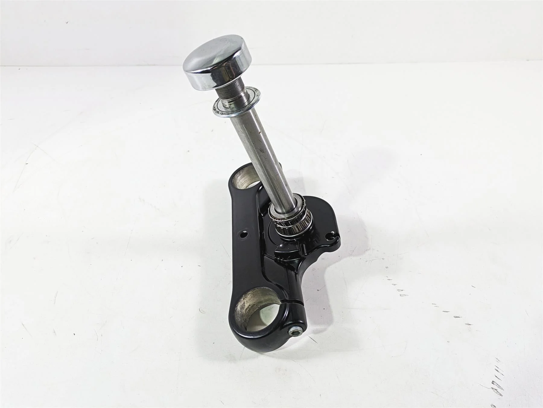 2017 Harley Dyna FXDB Street Bob Lower Triple Tree Steering Clamp -READ 45900041 - Image 4