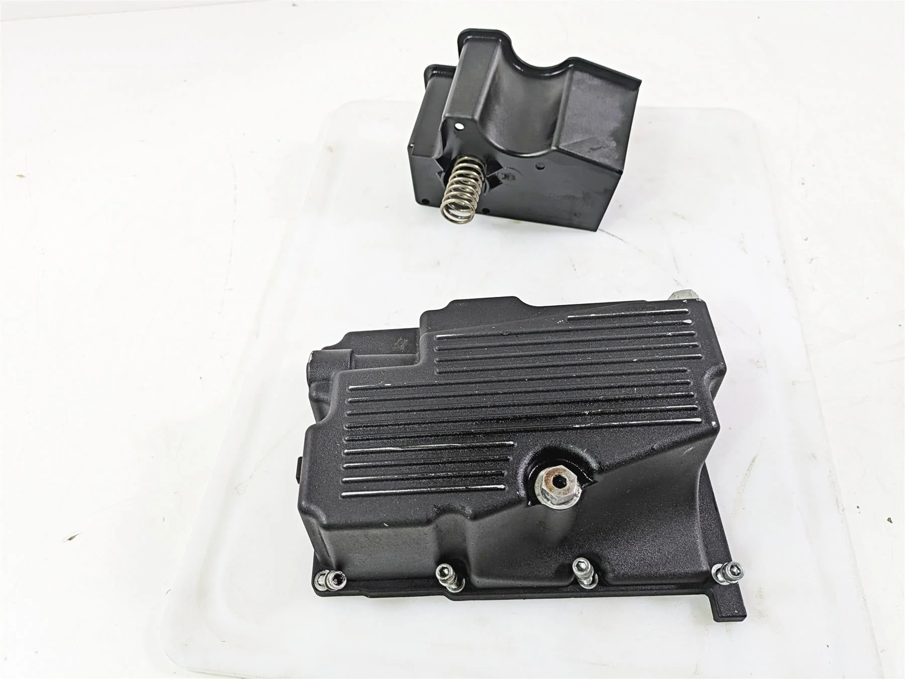 2017 Harley Dyna FXDB Street Bob Oil Pan Bottom Transmission Cover 26071-02 - Image 3