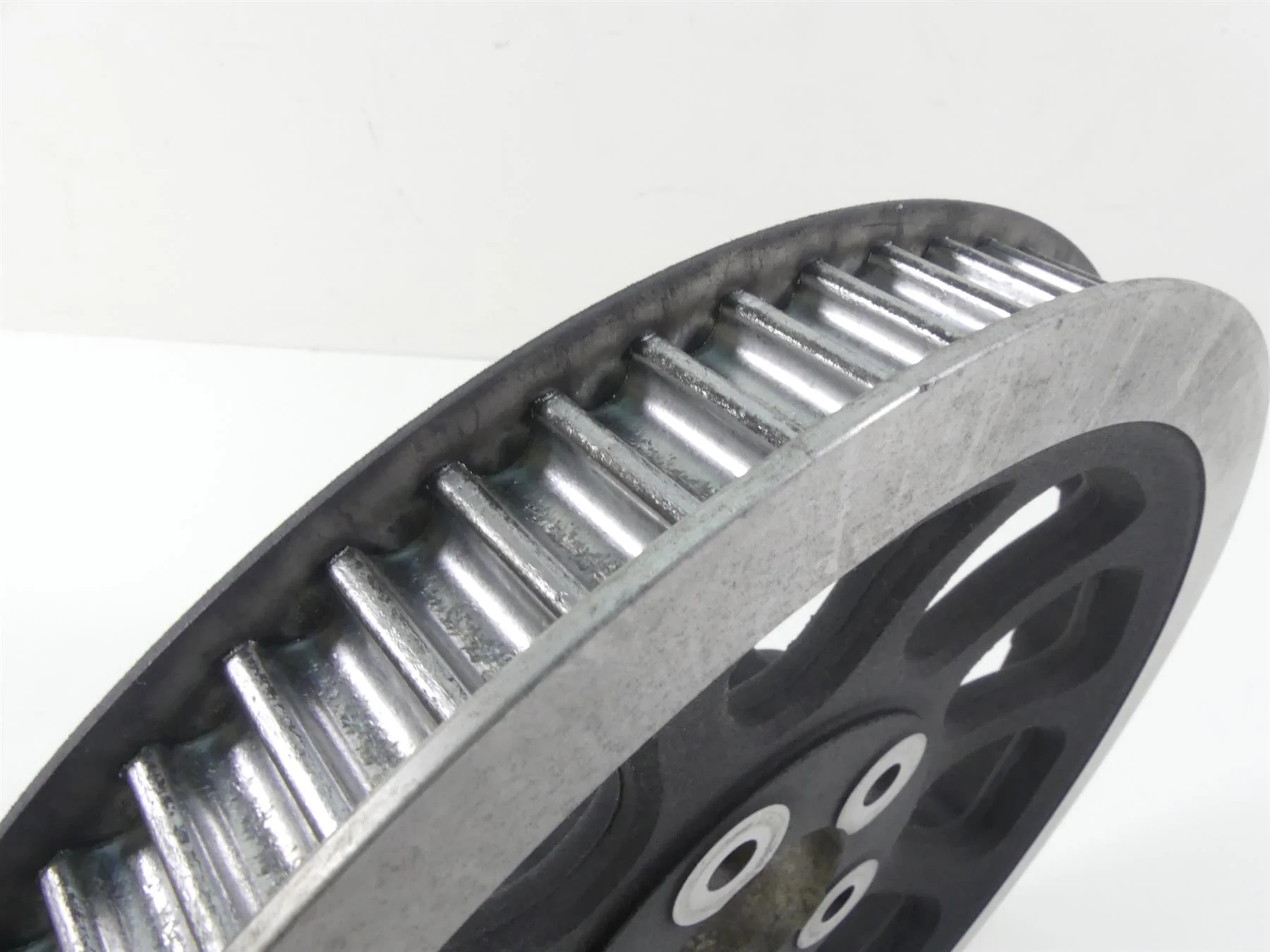 2017 Harley Dyna FXDB Street Bob Rear Belt Sprocket Pulley 66T 40374-07 - Image 2