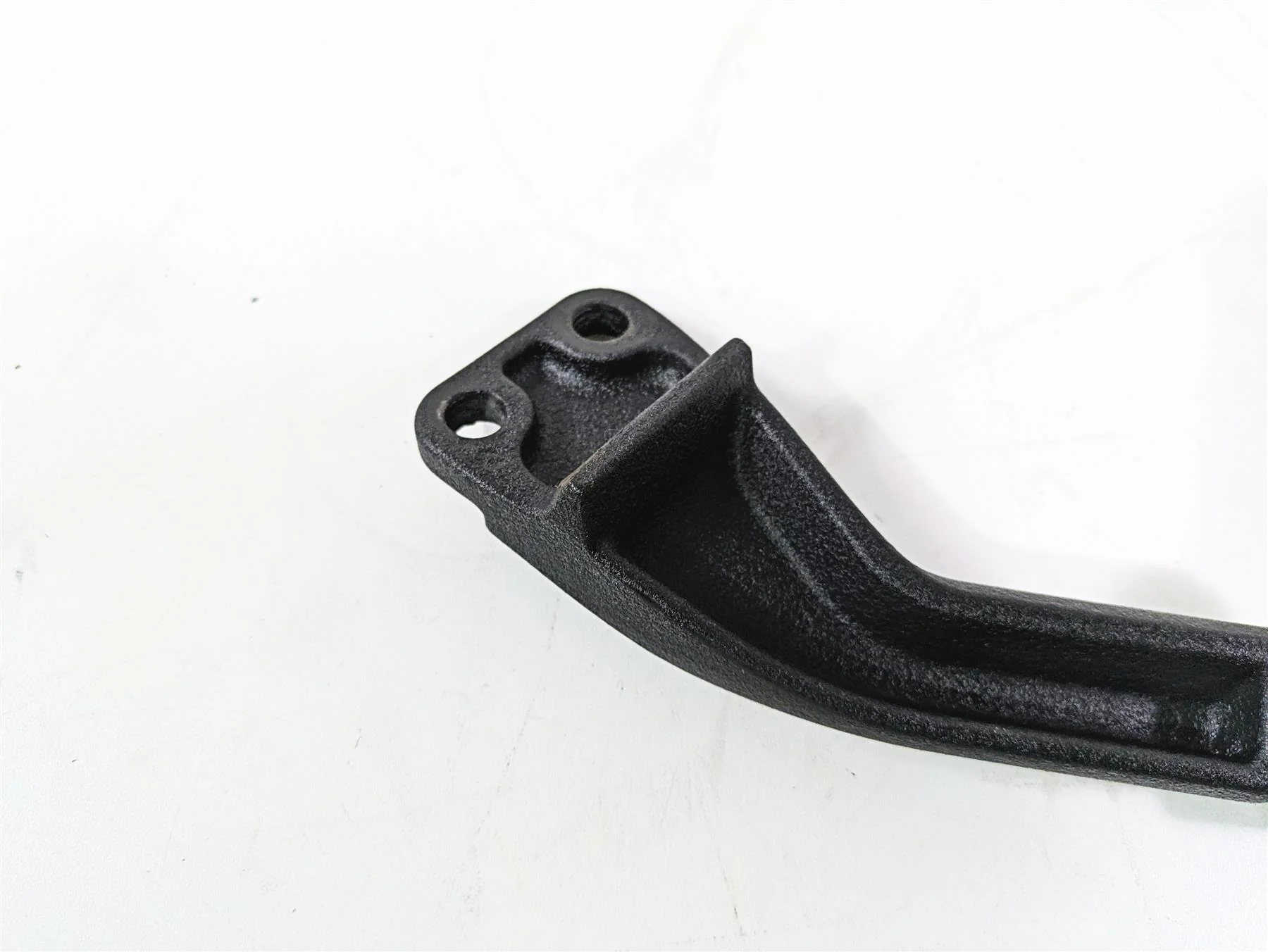 2017 Harley Dyna FXDB Street Bob Rear Passenger Footpeg & Mount Set 33032-99 - Image 11