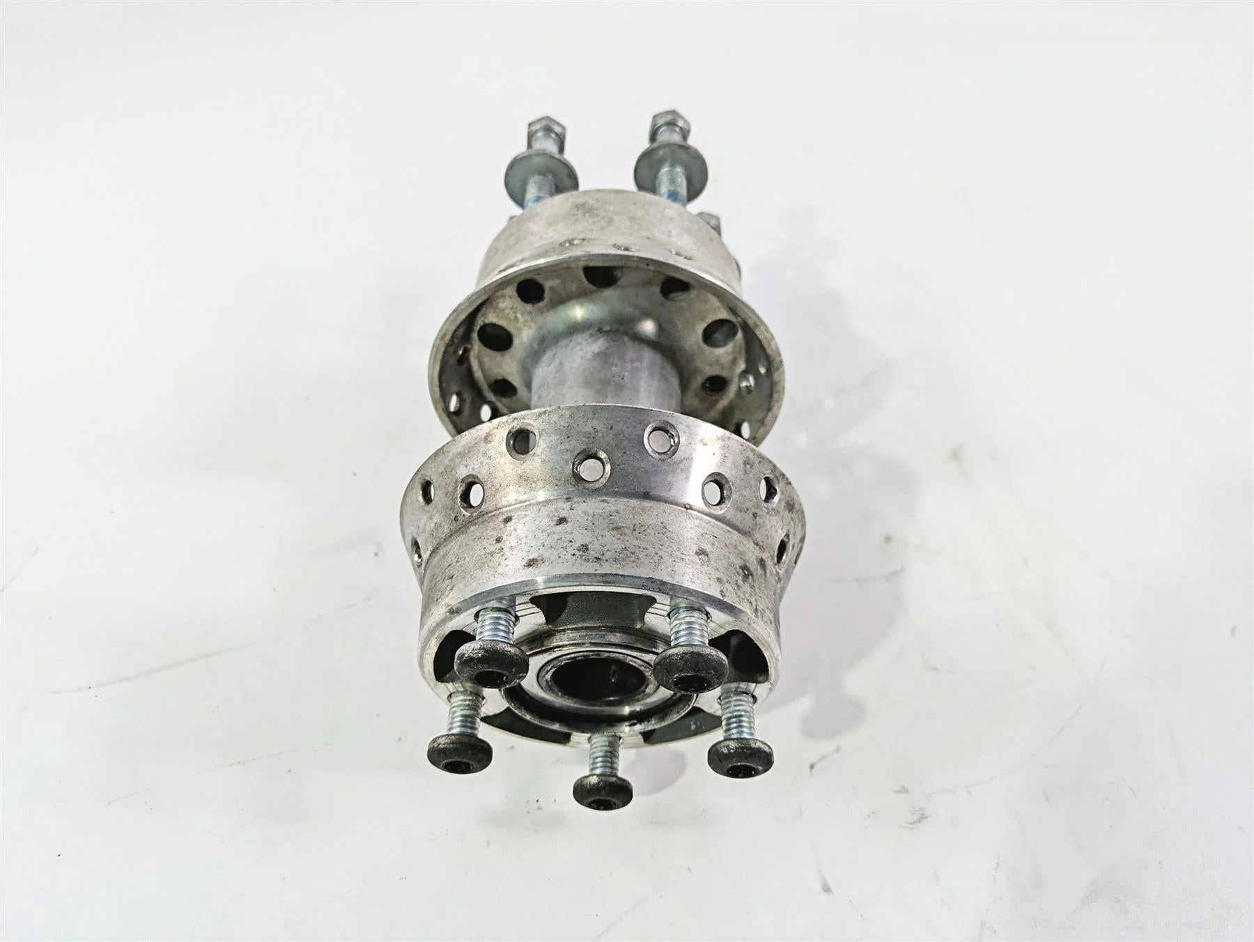 2017 Harley Dyna FXDB Street Bob Rear Spoke Wheel Hub 17in 25mm - Read 41430-09A - Image 2