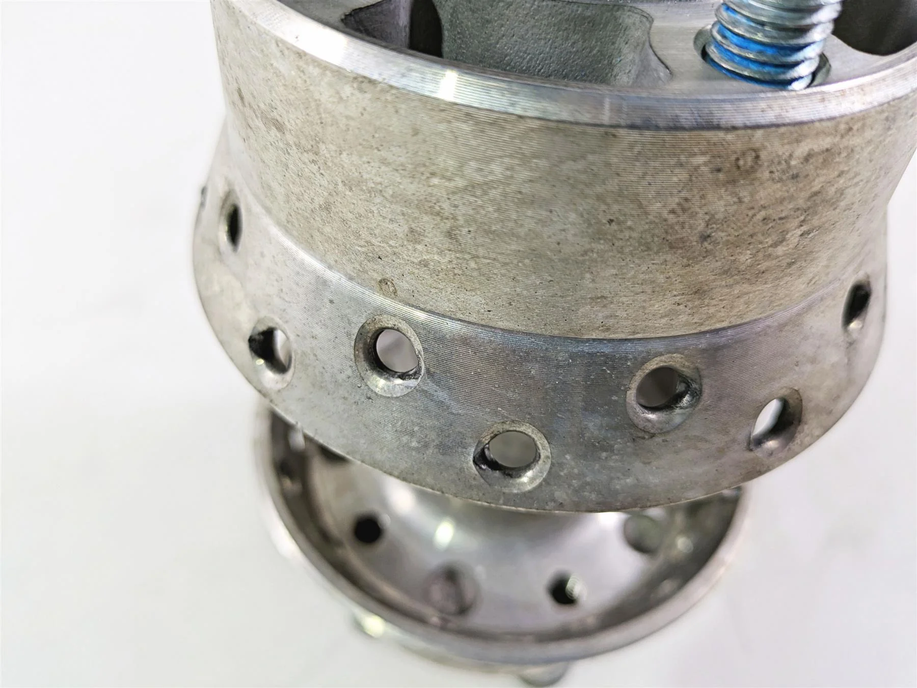 2017 Harley Dyna FXDB Street Bob Rear Spoke Wheel Hub 17in 25mm - Read 41430-09A - Image 8