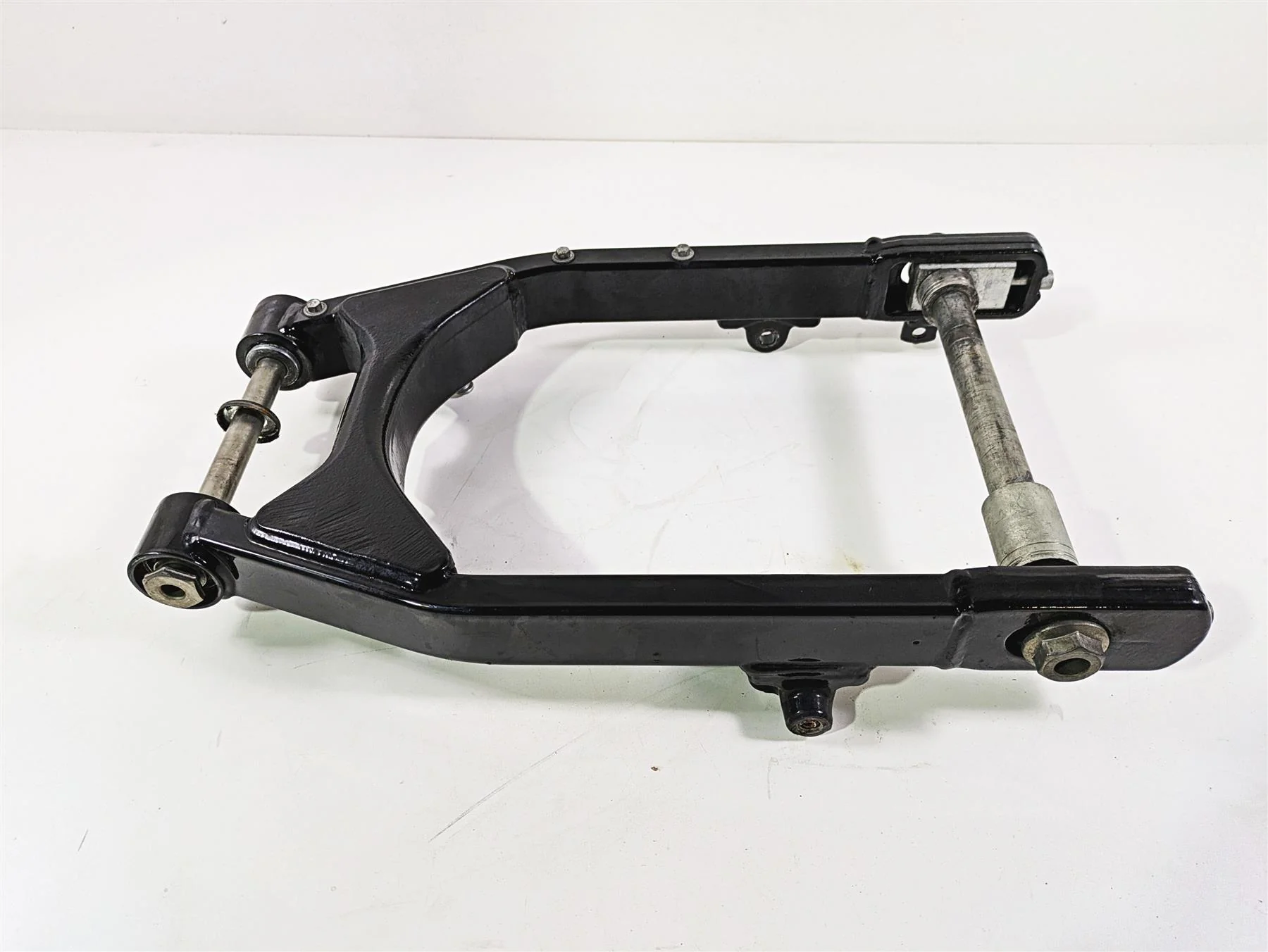 2017 Harley Dyna FXDB Street Bob Rear Swingarm Suspension 47820-10