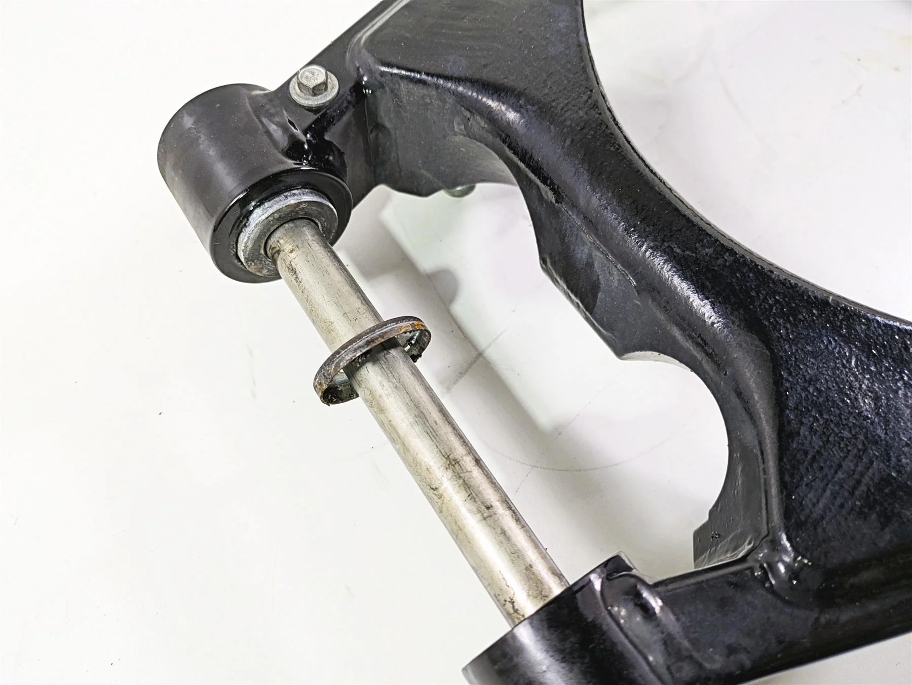2017 Harley Dyna FXDB Street Bob Rear Swingarm Suspension 47820-10 - Image 5