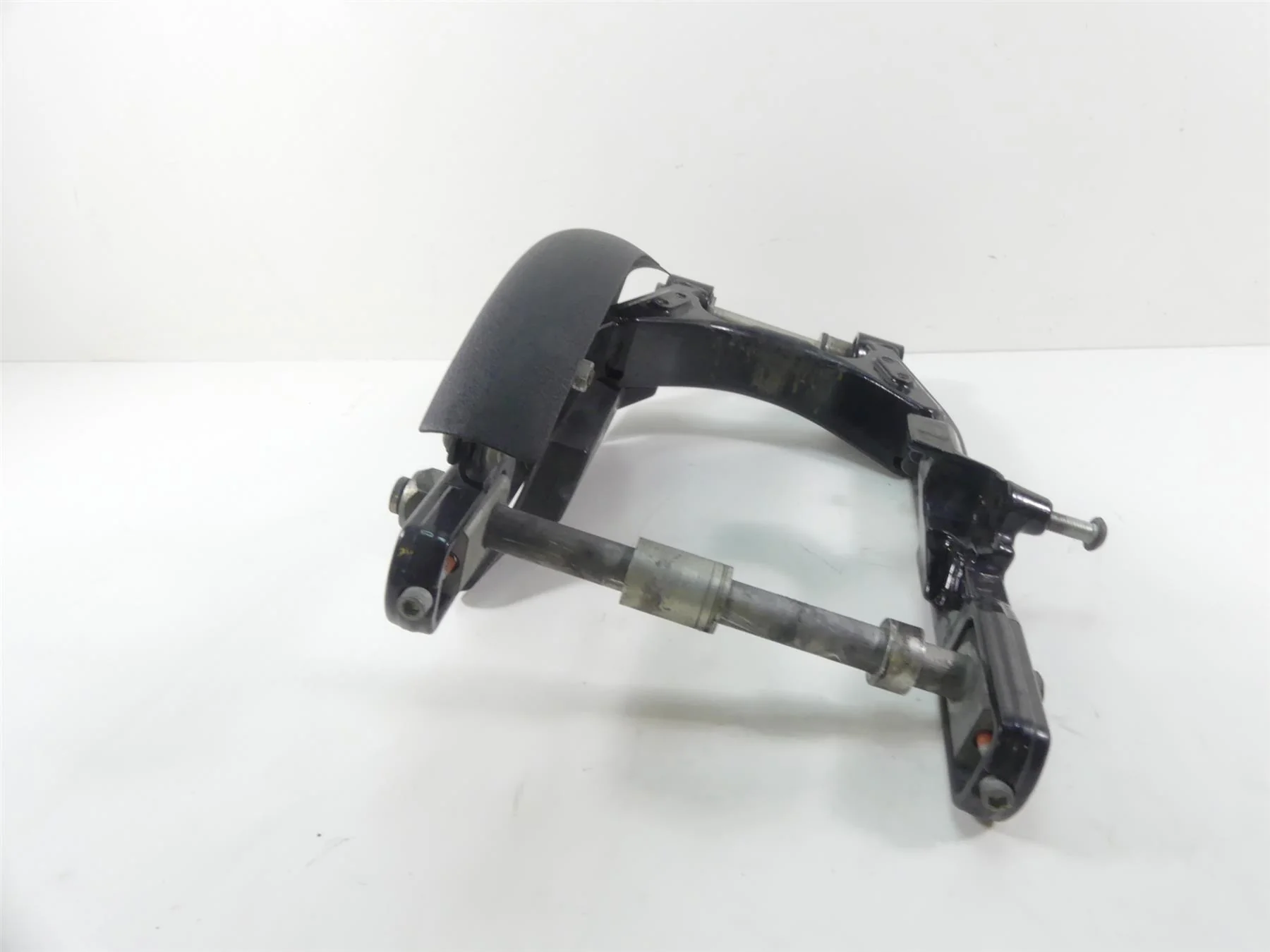 2017 Harley Dyna FXDB Street Bob Rear Swingarm Swing Arm & 25mm Axle 47820-10 - Image 5