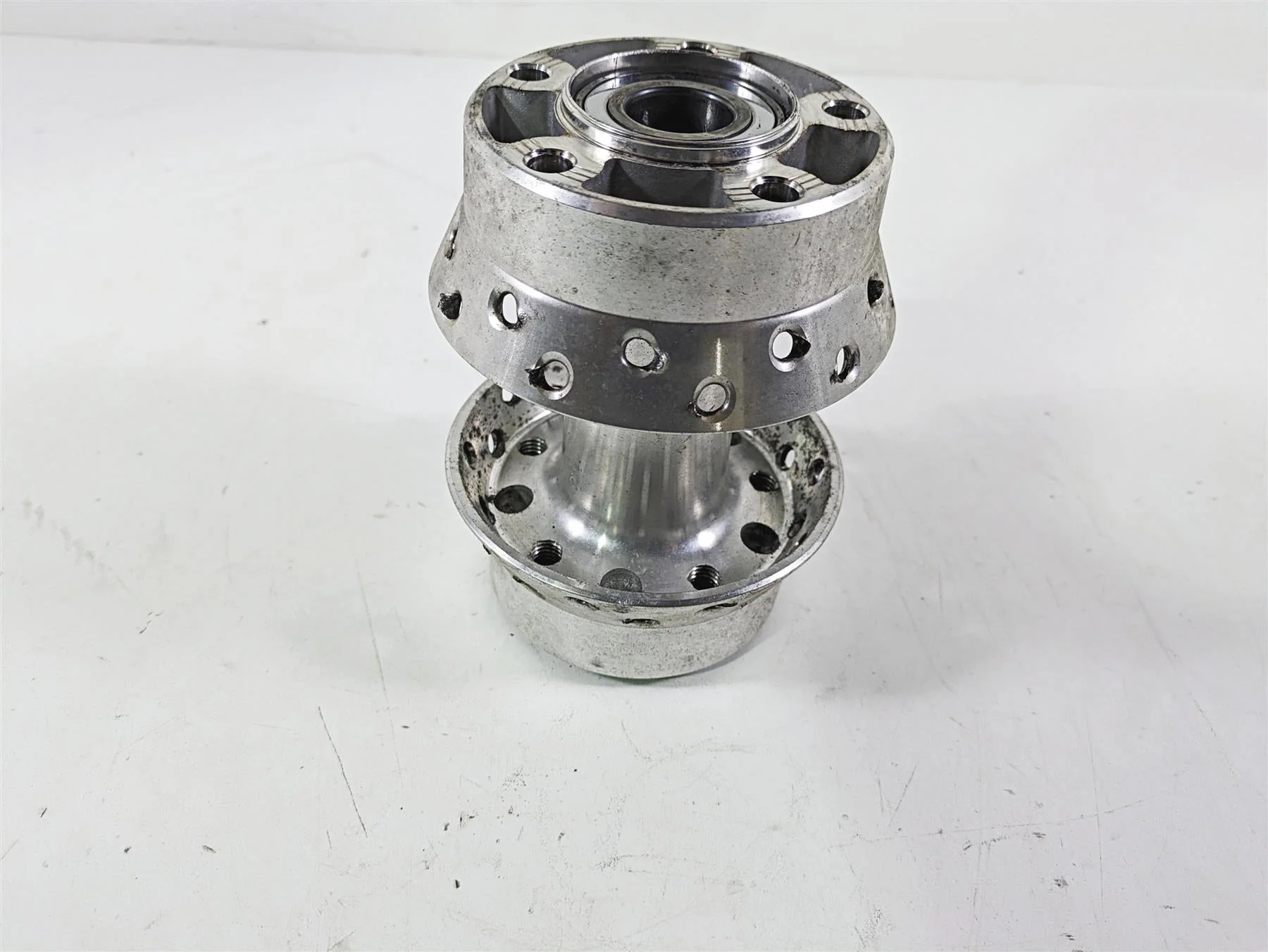 2017 Harley Dyna FXDB Street Bob Rear Wheel Rim Hub & 25mm Bearings 41430-09A - Image 10