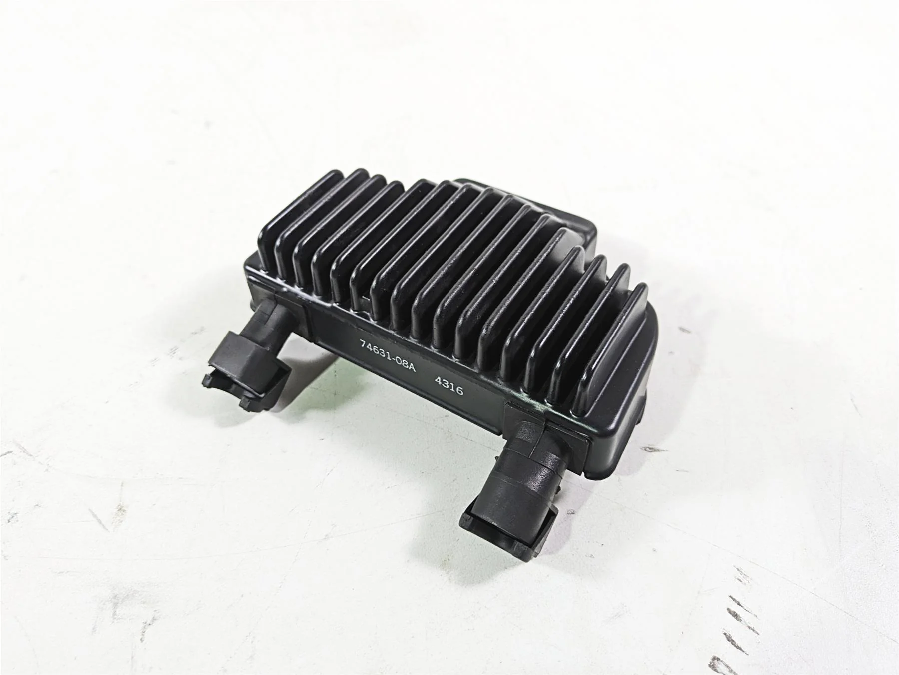 2017 Harley Dyna FXDB Street Bob Rectifier Voltage Regulator 74631-08A