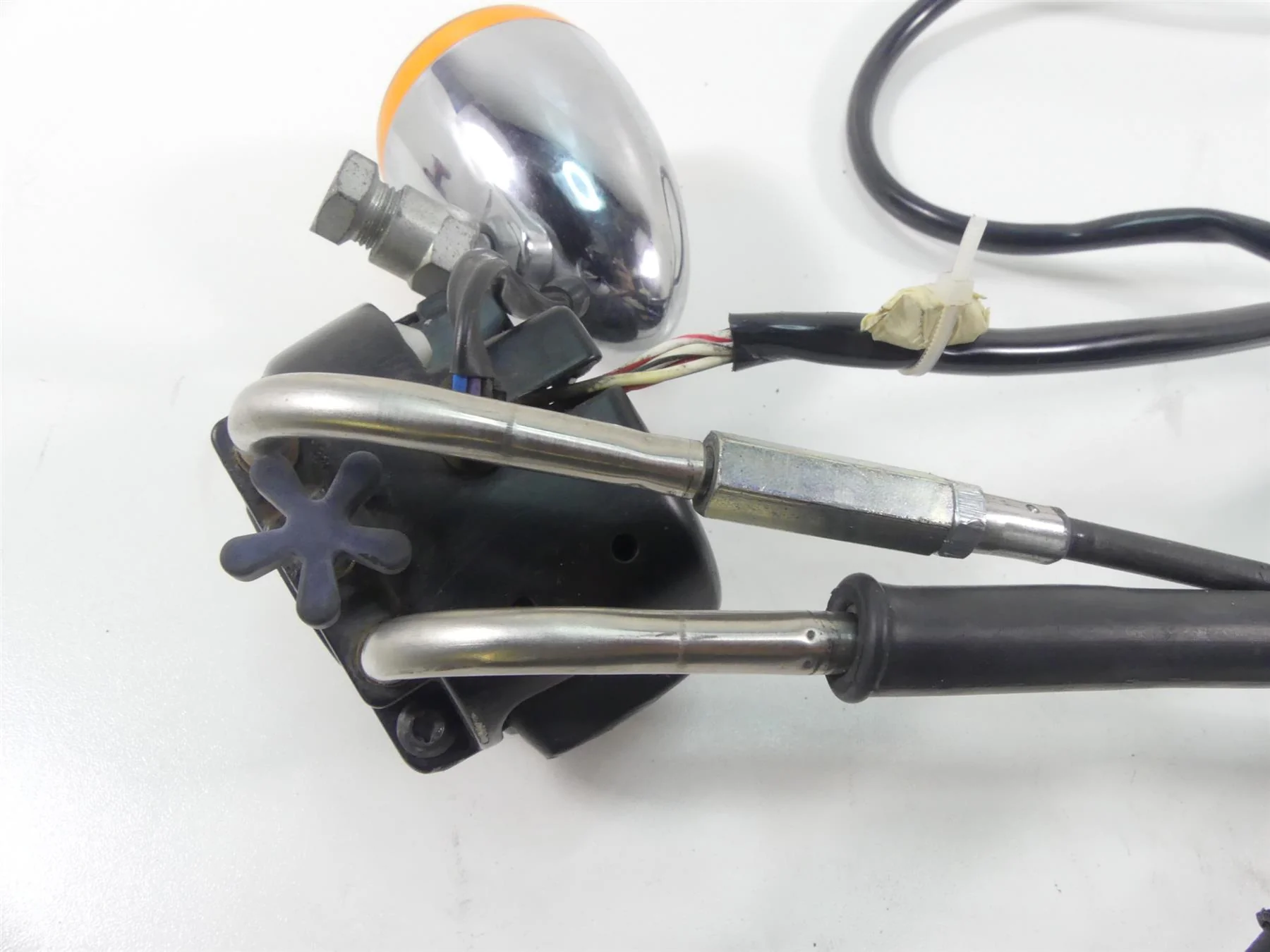 2017 Harley Dyna FXDB Street Bob Right Hand Control Switch & Blinker 71500360 - Image 7