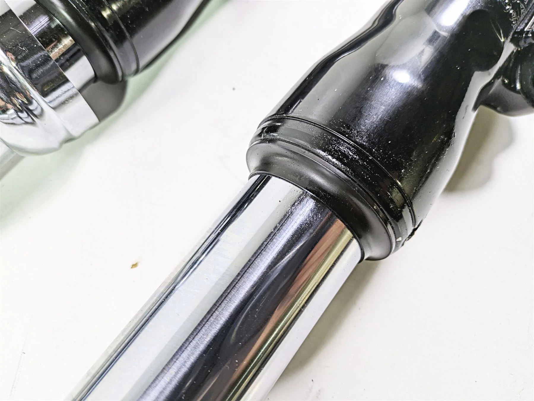 2017 Harley Dyna FXDB Street Bob Straight 49mm Front Fork Leg Set 45400034 - Image 4