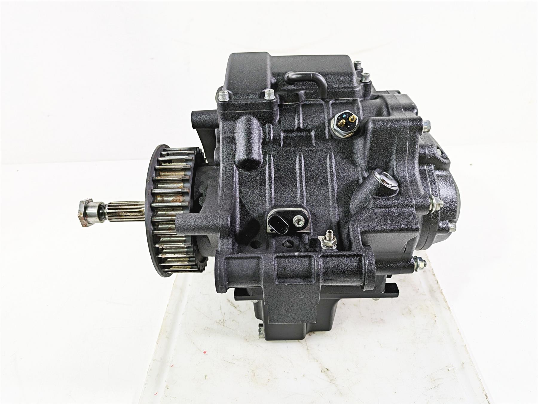 2017 Harley Dyna FXDB Street Bob Transmission Gear Box 6 Sp 19k - Read 33083-10A - Image 2
