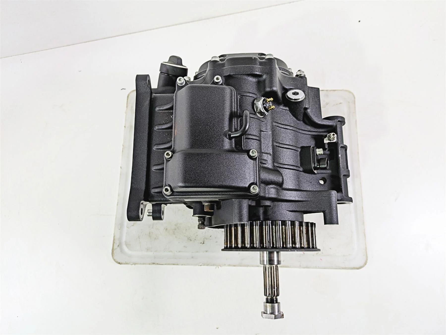 2017 Harley Dyna FXDB Street Bob Transmission Gear Box 6 Sp 19k - Read 33083-10A - Image 3