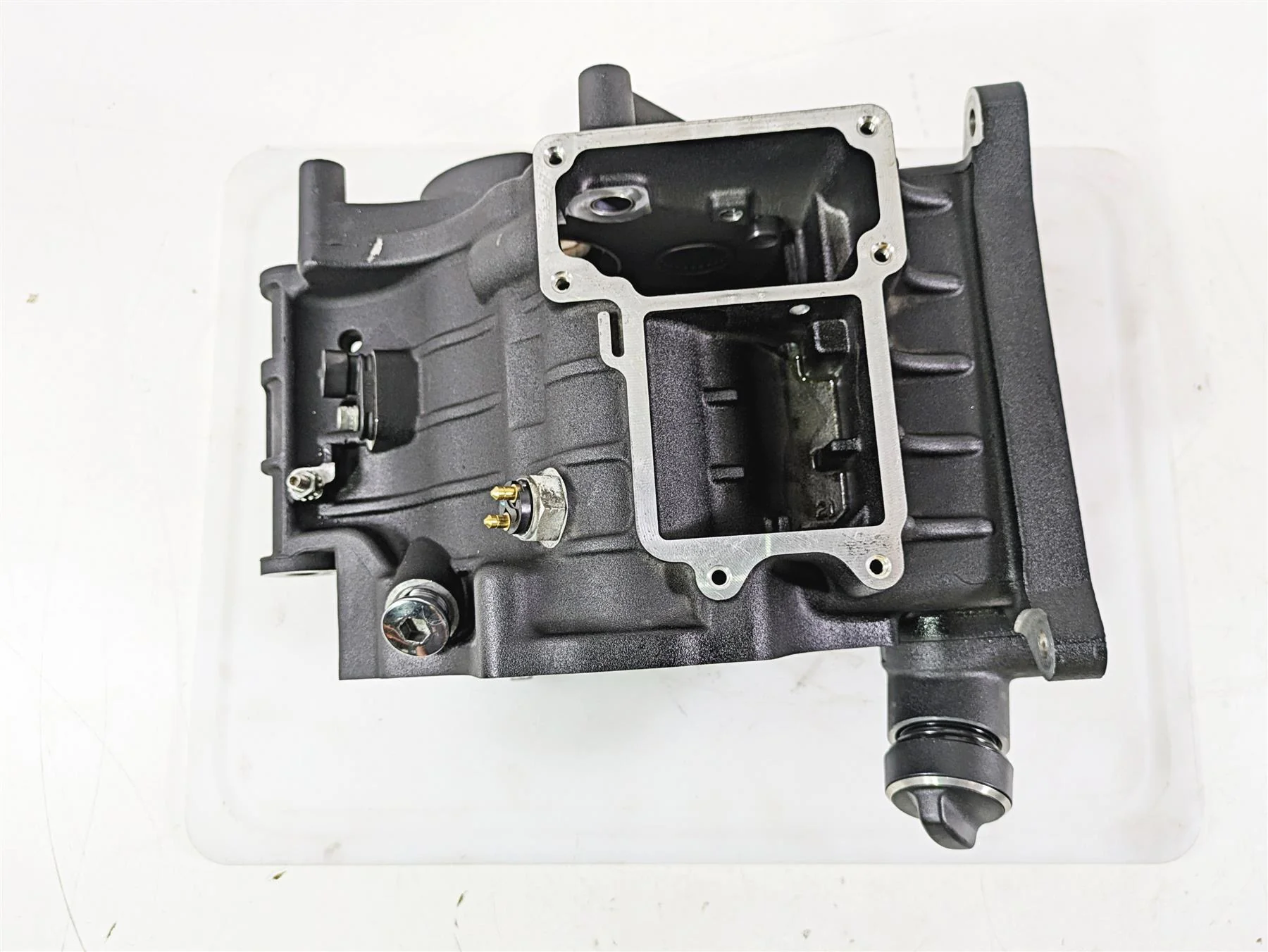 2017 Harley Dyna FXDB Street Bob Transmission Gear Case Housing 34747-06C - Image 5