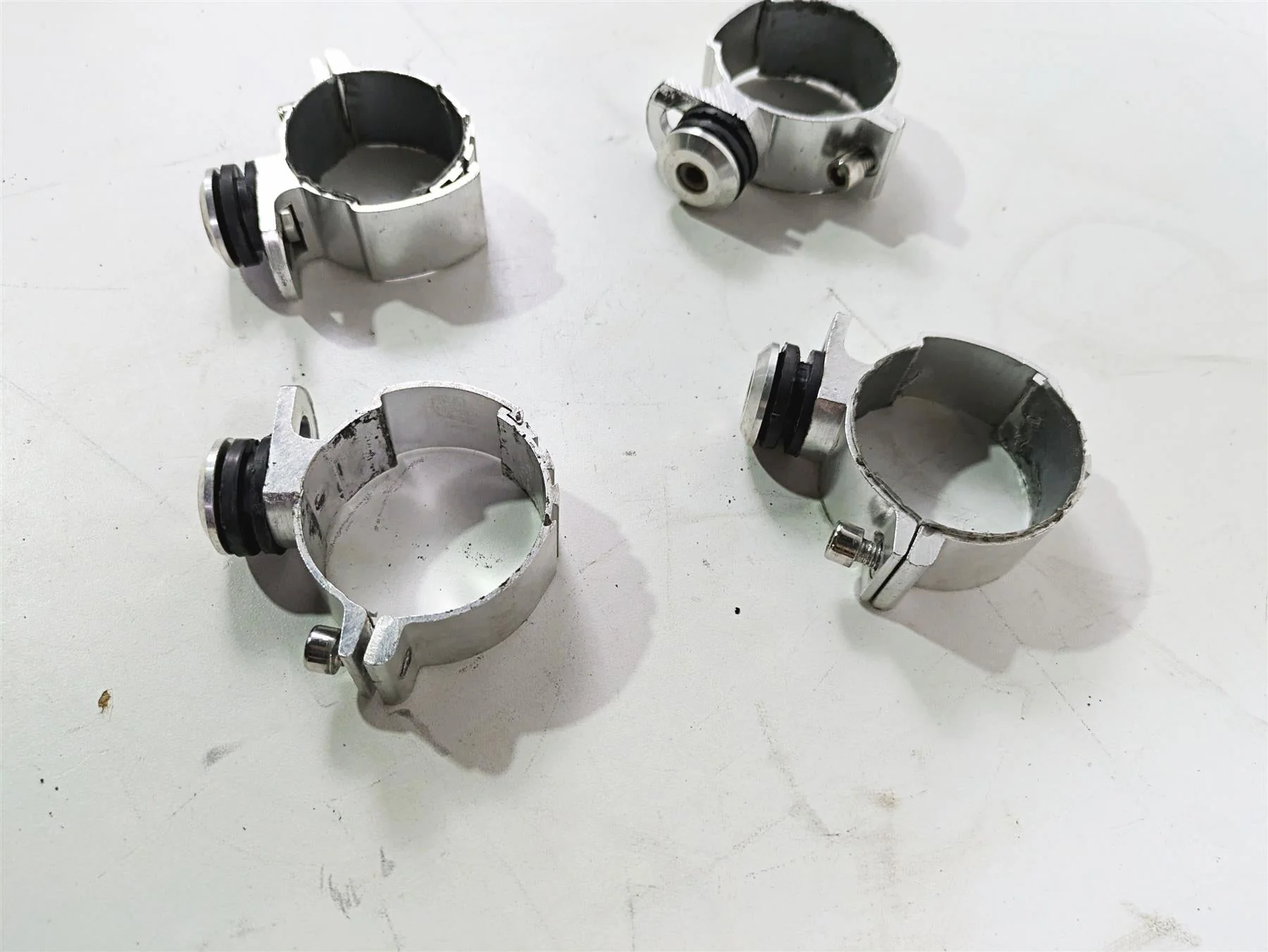 2017 Harley Dyna FXDB Street Bob Windshield Wind Shield Screen Clamps Mount Set - Image 11
