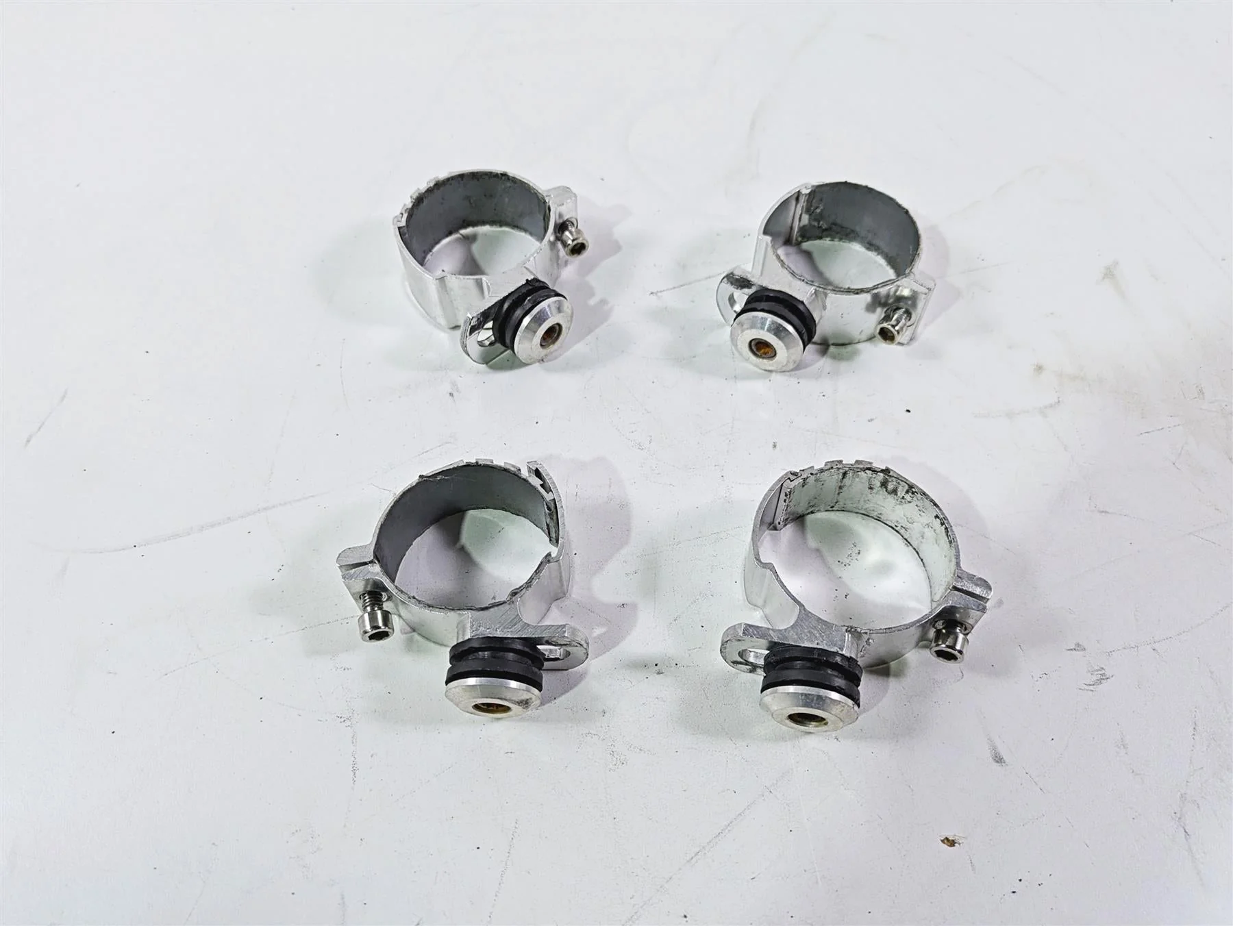 2017 Harley Dyna FXDB Street Bob Windshield Wind Shield Screen Clamps Mount Set - Image 7