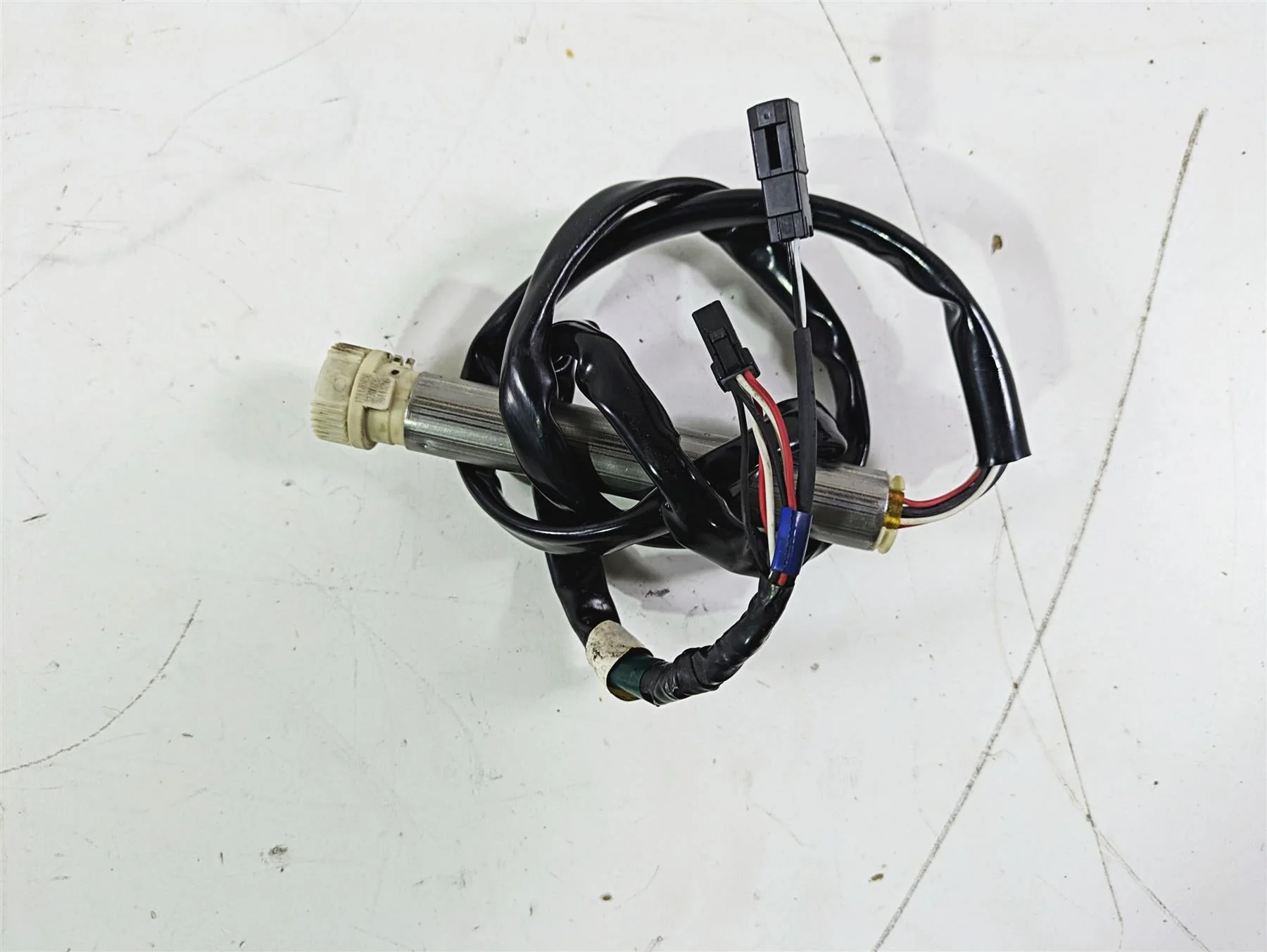 2017 Harley FLS Softail Slim Fly Ride By Wire Sensor 32700050A - Image 5