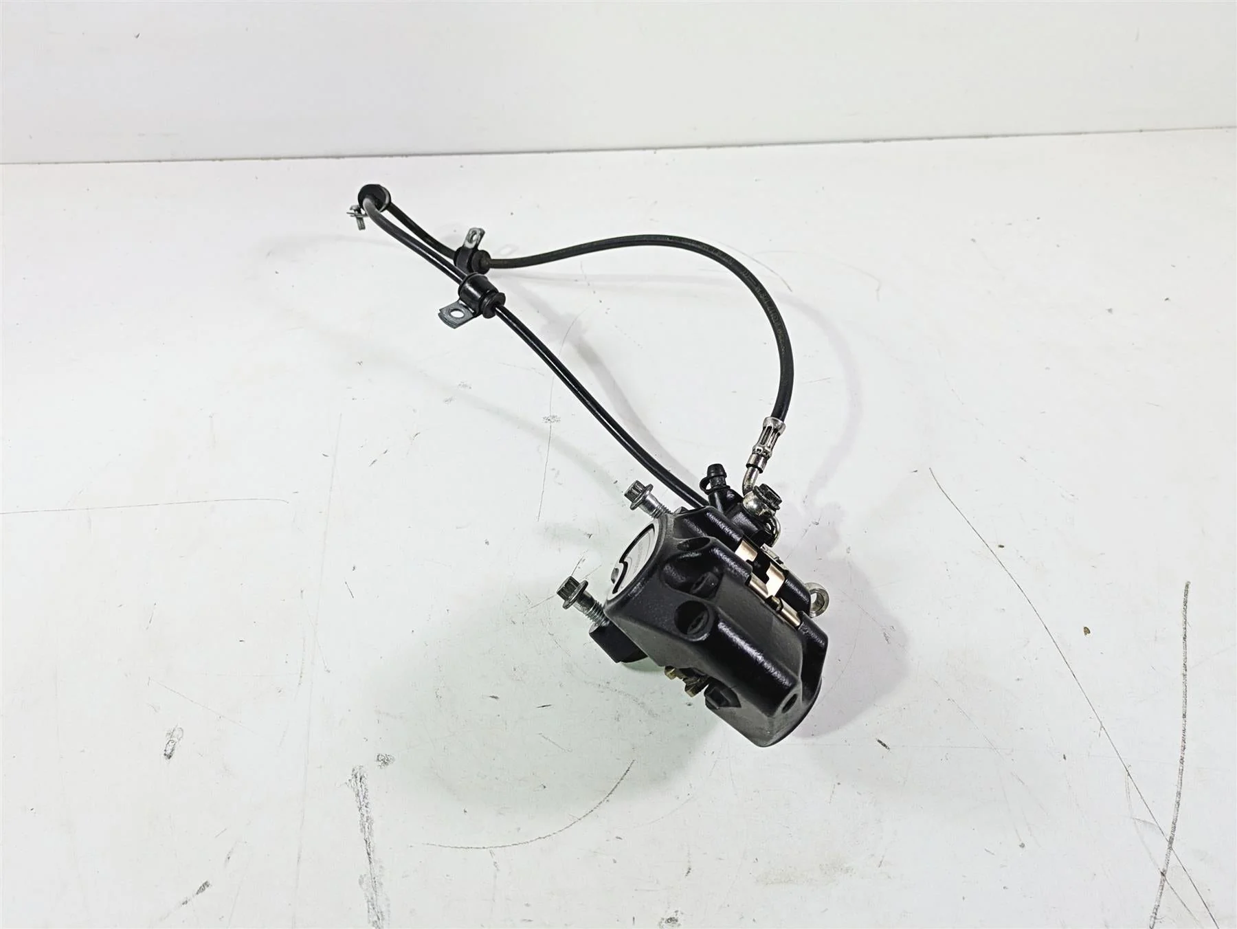 2017 Harley FLS Softail Slim Front Brake Caliper + Line Hose 41300095 - Image 2